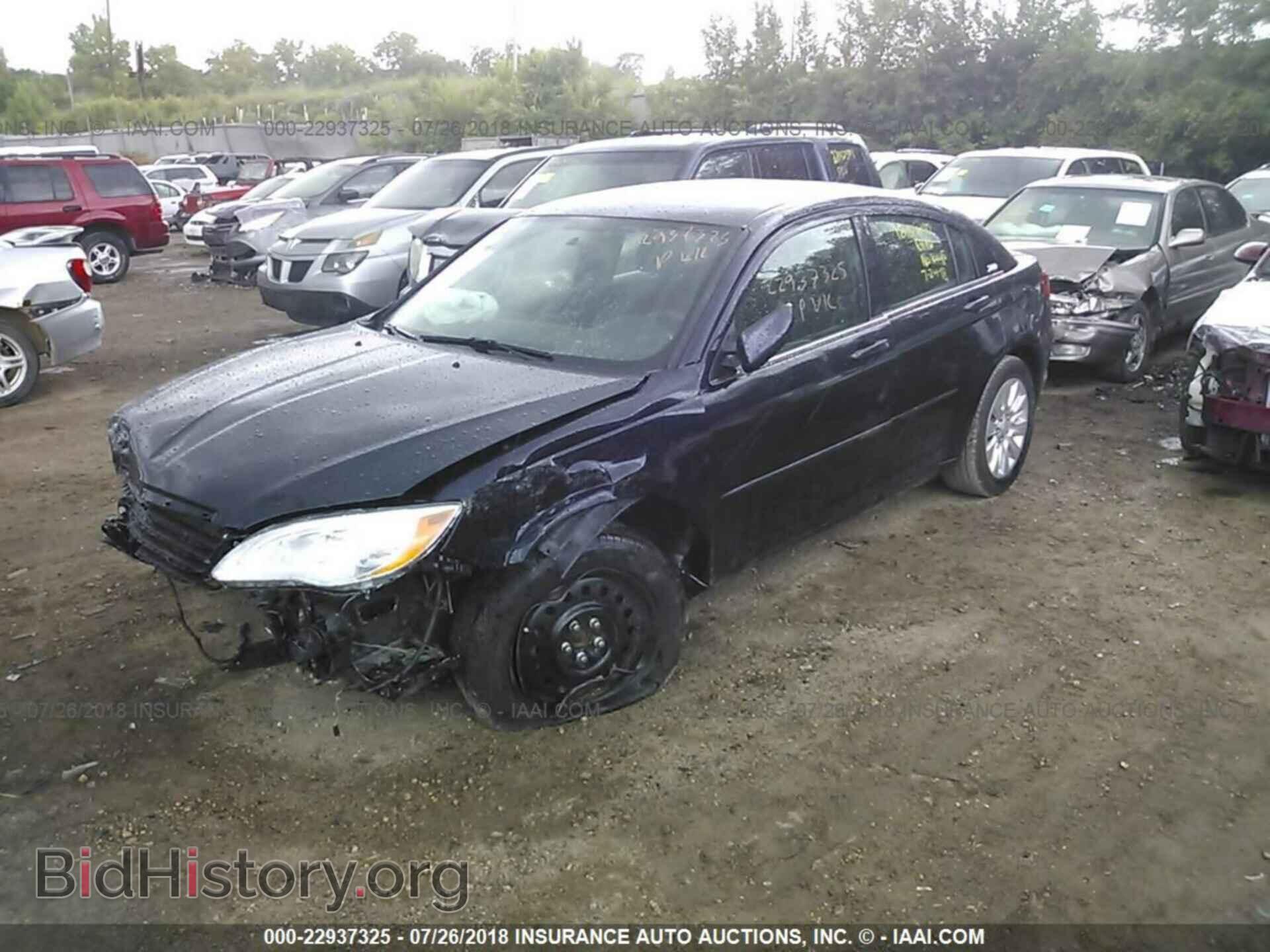 2011 Chrysler 200 - VIN: 1C3BC4FB6BN557828 - Фото 2