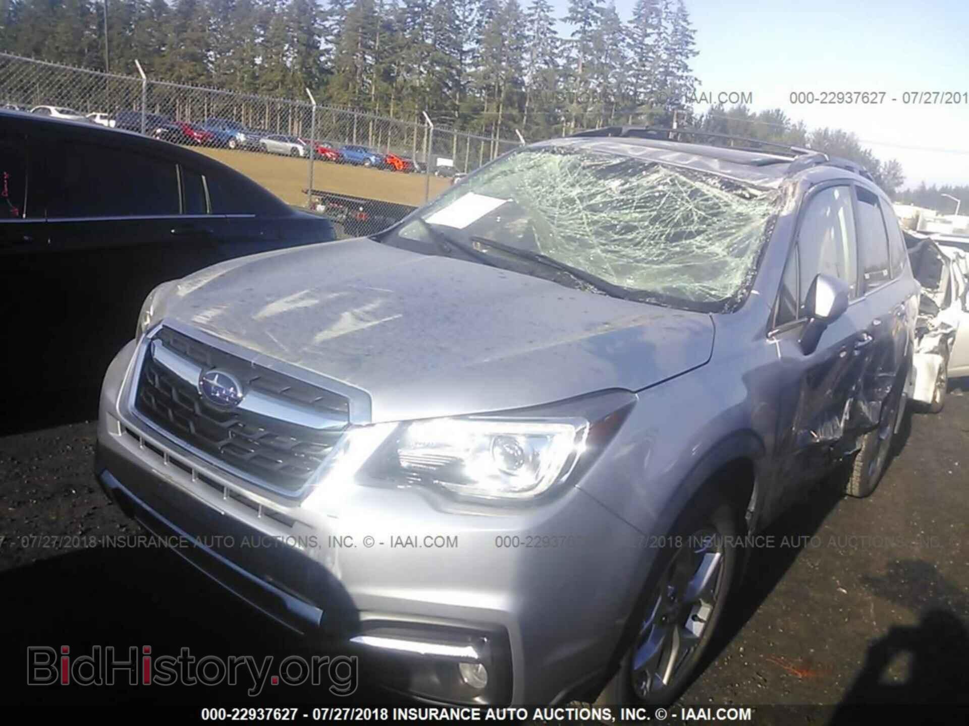 2017 Subaru Forester - VIN: JF2SJAWC0HH585125 - Фото 2