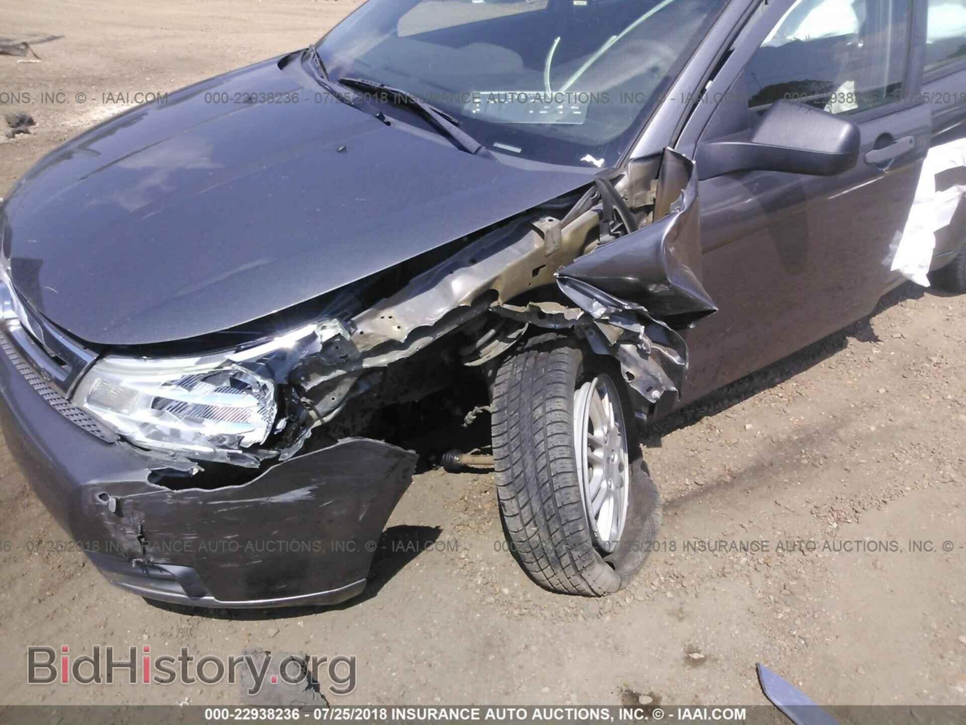 2011 Ford Focus - VIN: 1FAHP3FN2BW152502 - Photo 6