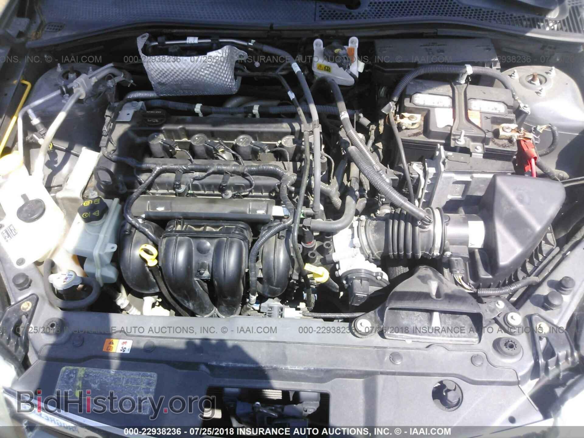 2011 Ford Focus - VIN: 1FAHP3FN2BW152502 - Photo 10