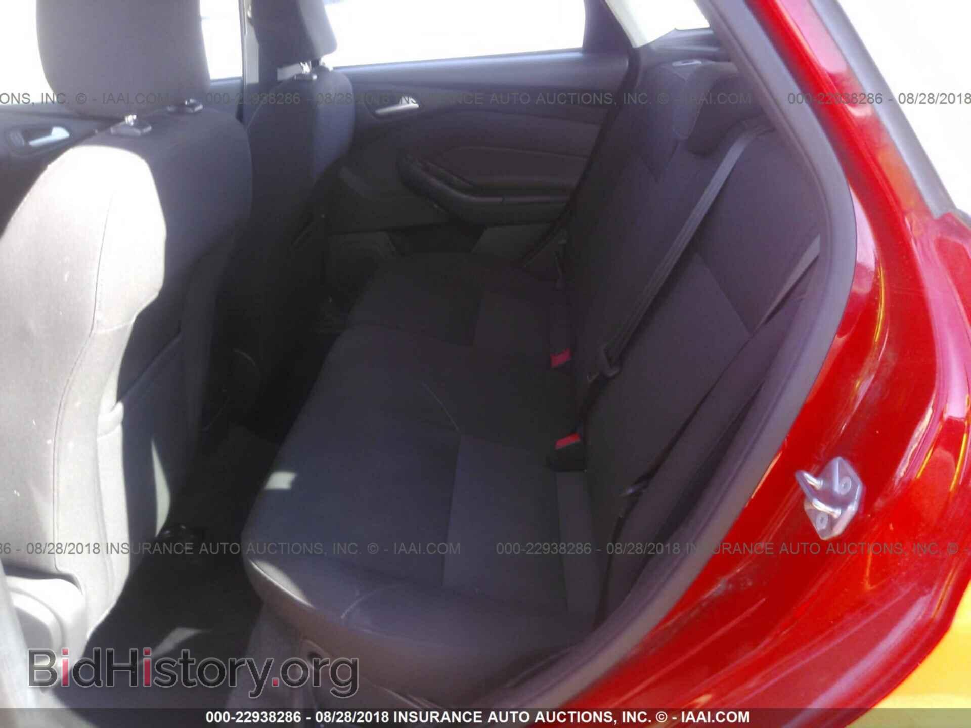 2015 Ford Focus - VIN: 1FADP3K27FL277173 - Photo 8