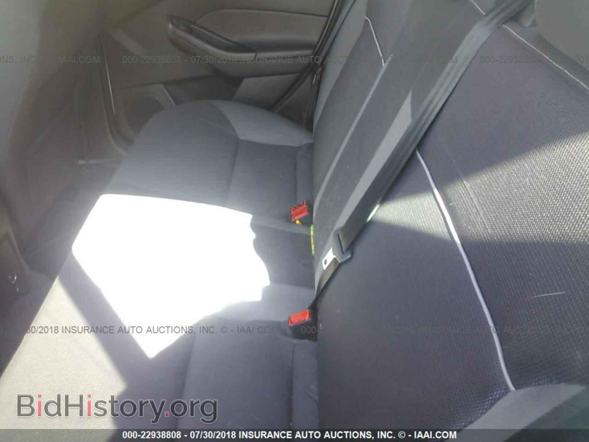 2014 Ford Focus - VIN: 1FADP3F23EL198933 - Photo 8