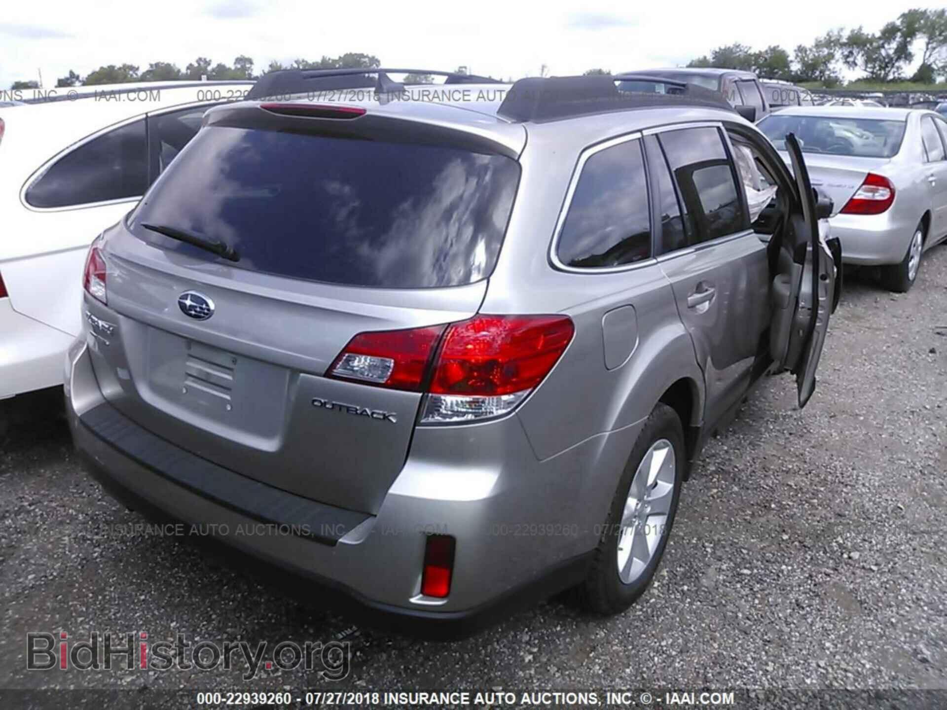 2014 Subaru Outback - VIN: 4S4BRCCC7E3262654 - Фото 4