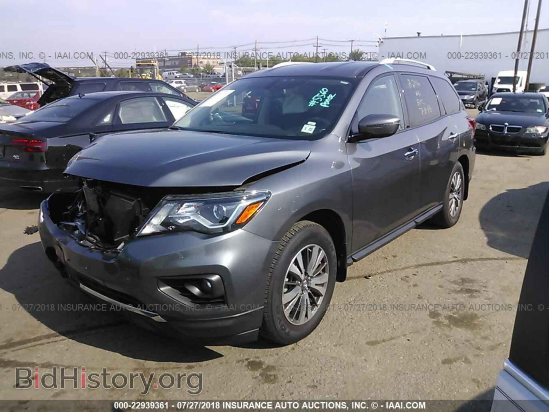2017 Nissan Pathfinder - VIN: 5N1DR2MM0HC639937 - Фото 2