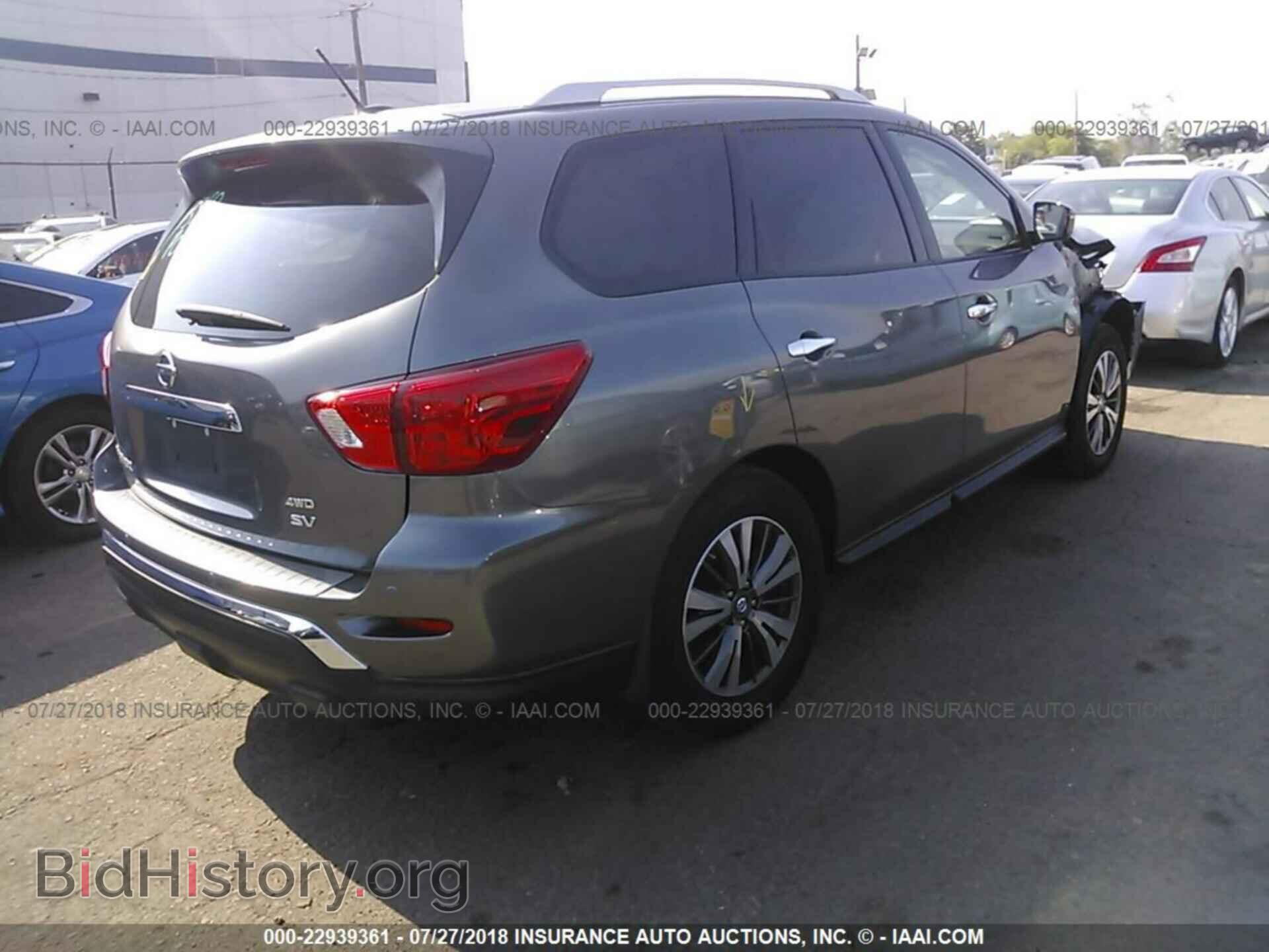 2017 Nissan Pathfinder - VIN: 5N1DR2MM0HC639937 - Фото 4
