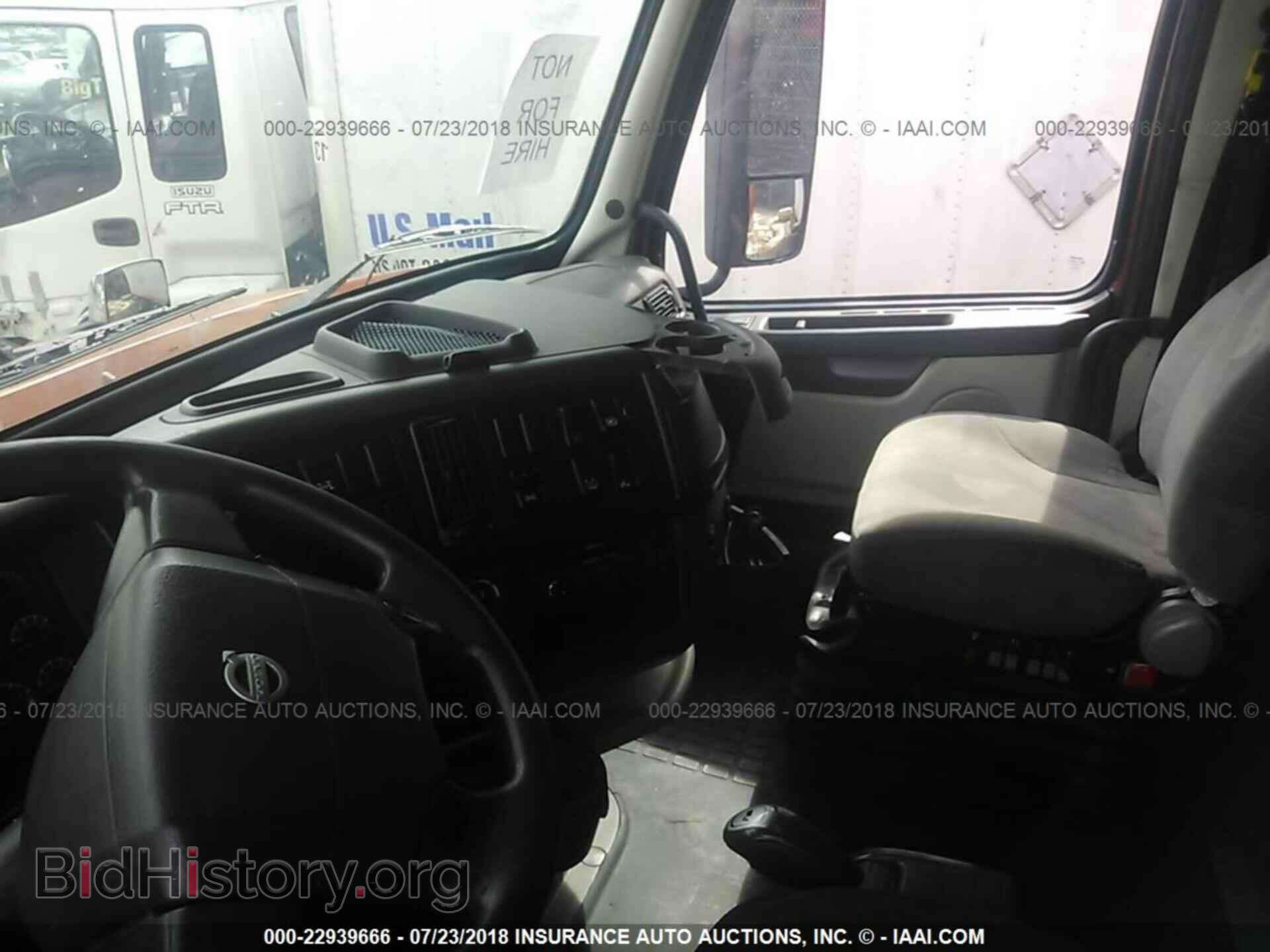 2013 Volvo Vnl - VIN: 4V4NC9EG0DN560332 - Фото 5
