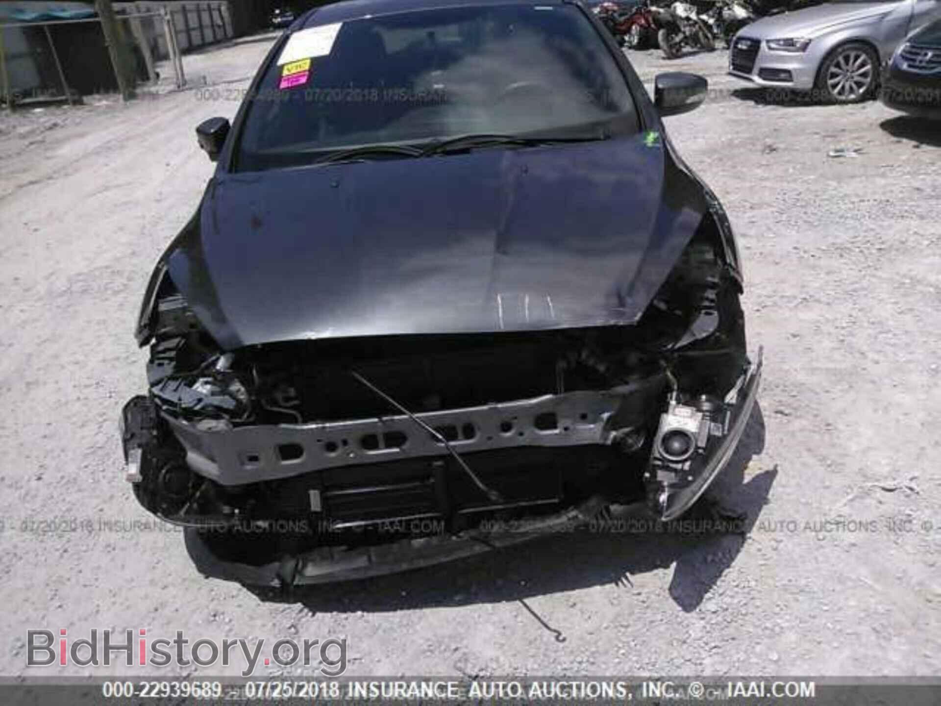2017 Ford Focus - VIN: 1FADP3L92HL234729 - Photo 6