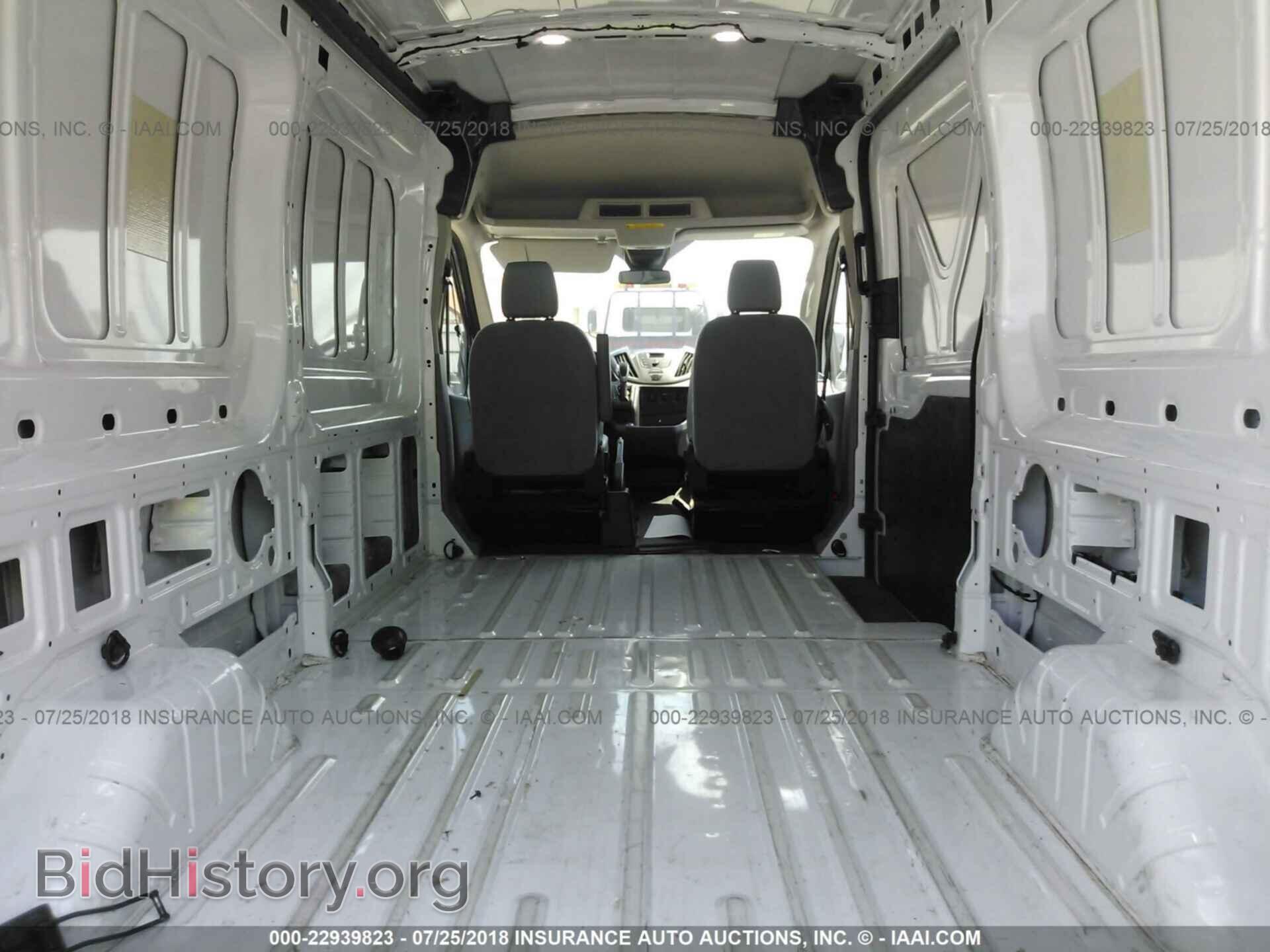 2018 Ford Transit - VIN: 1FTYR2CM6JKA43203 - Photo 8
