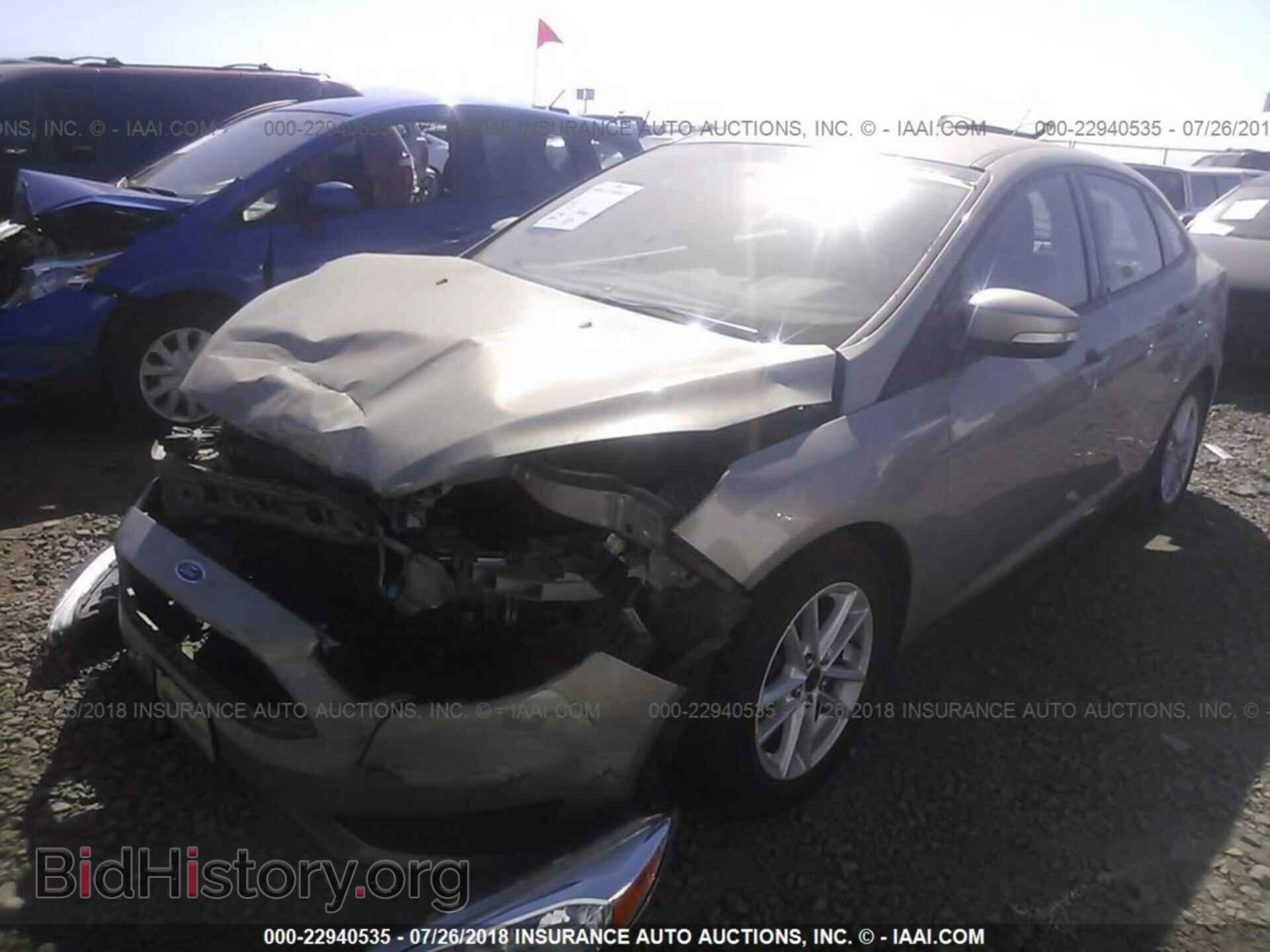 2015 Ford Focus - VIN: 1FADP3F23FL206076 - Photo 2