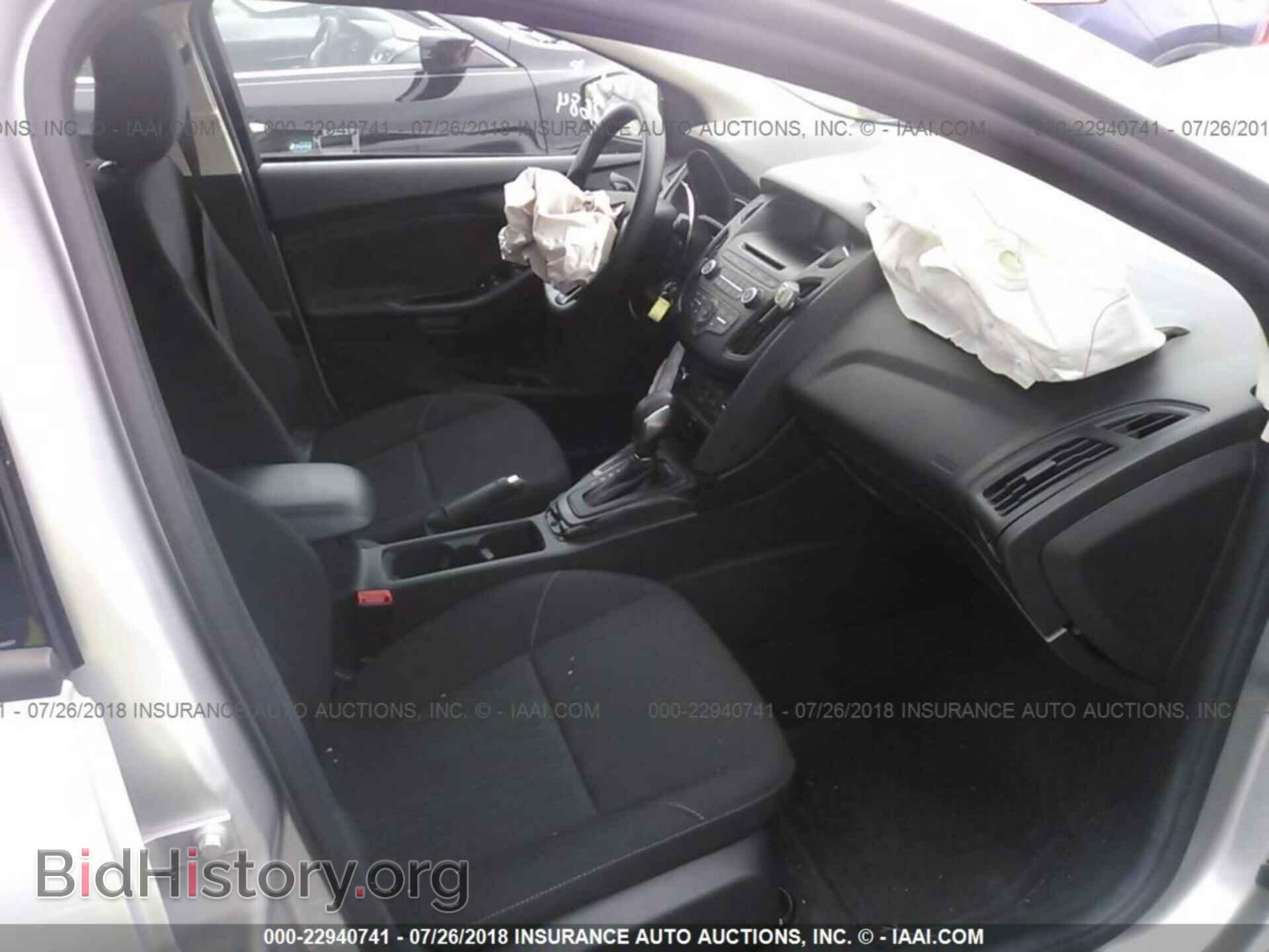 2017 Ford Focus - VIN: 1FADP3F21HL237684 - Photo 5