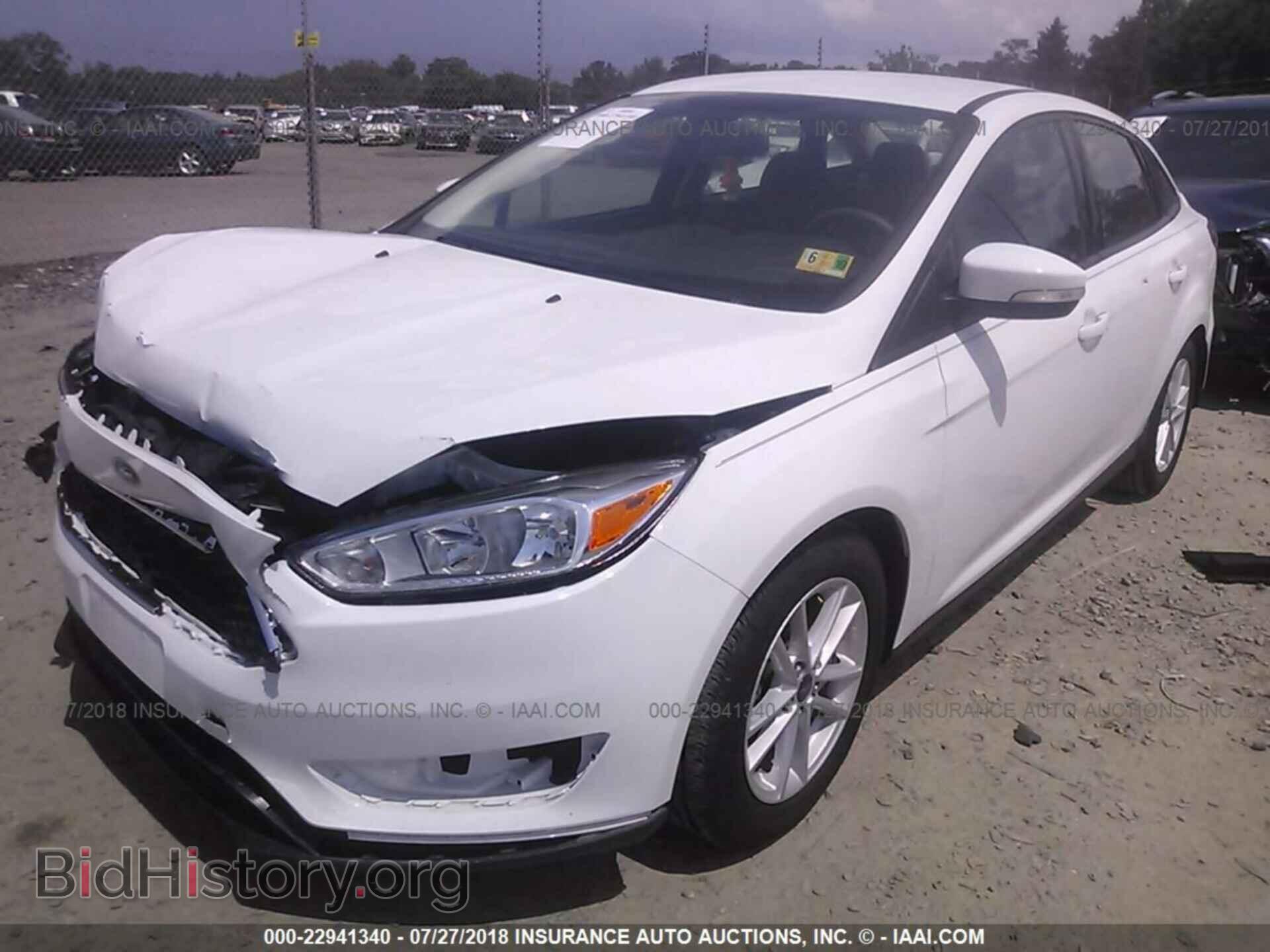 2017 Ford Focus - VIN: 1FADP3FE4HL242596 - Photo 2