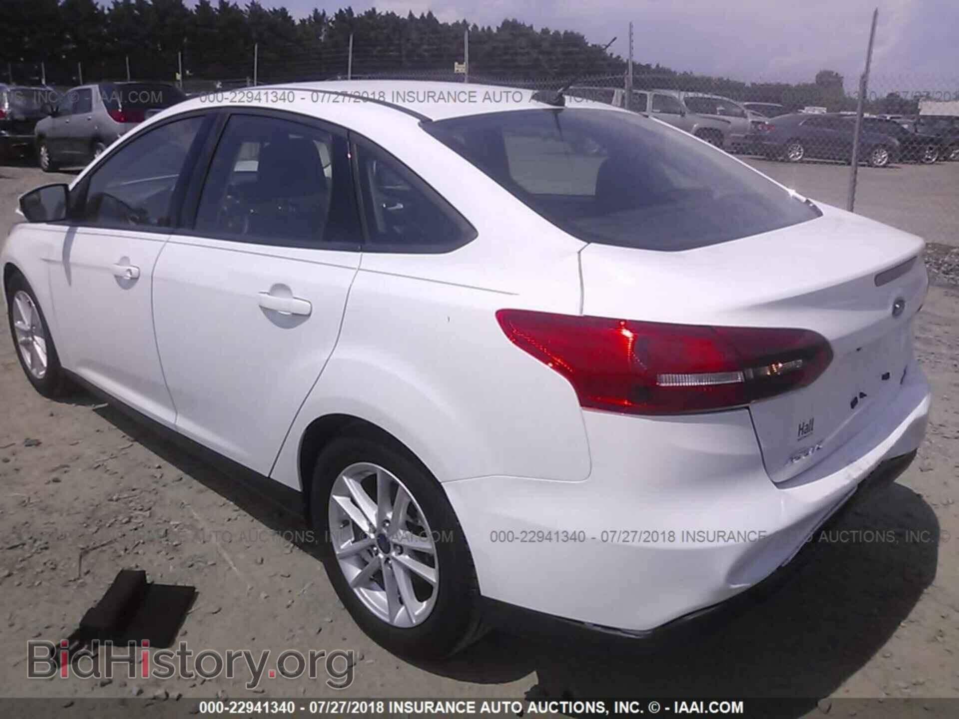2017 Ford Focus - VIN: 1FADP3FE4HL242596 - Photo 3