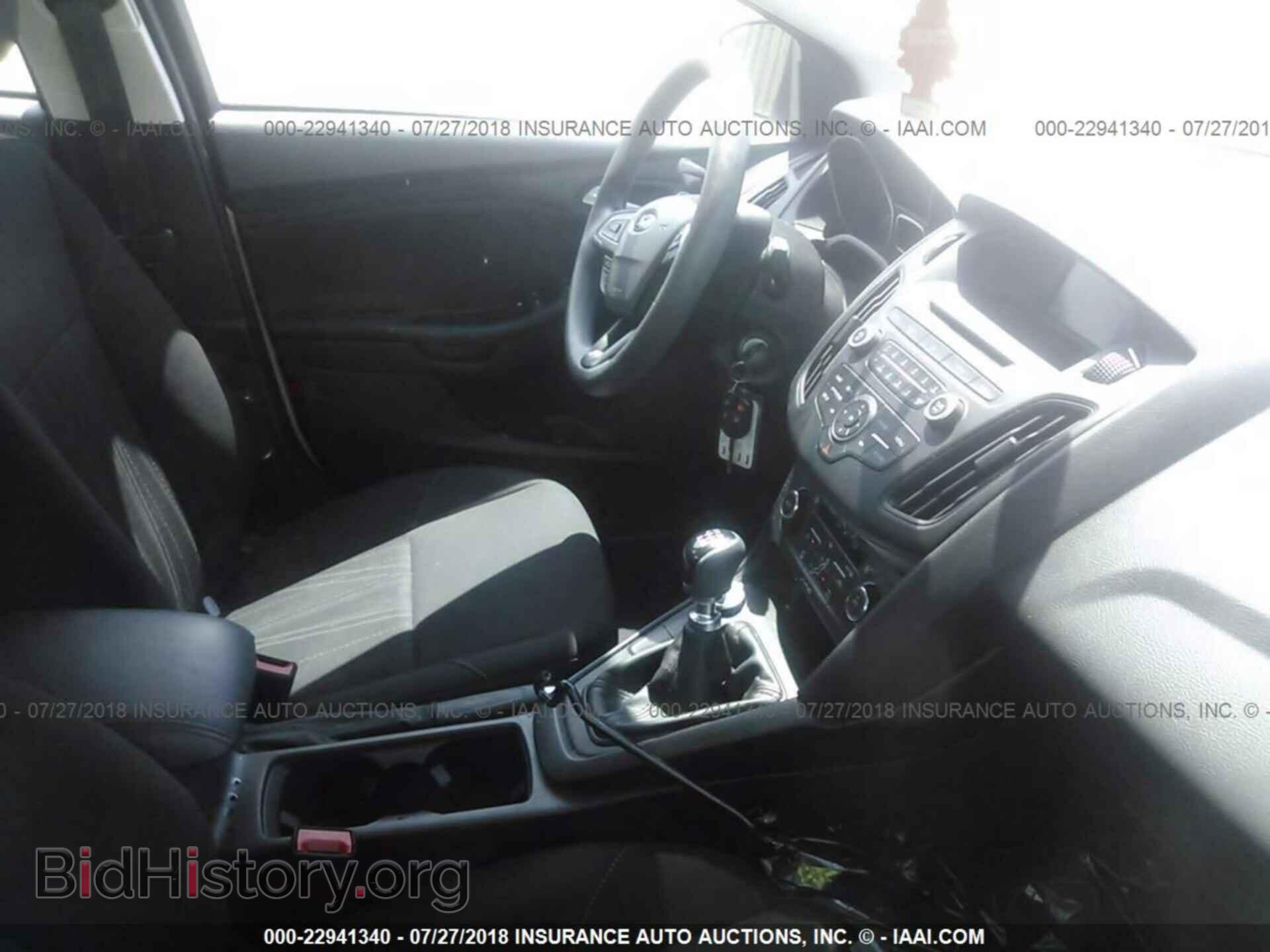 2017 Ford Focus - VIN: 1FADP3FE4HL242596 - Photo 5