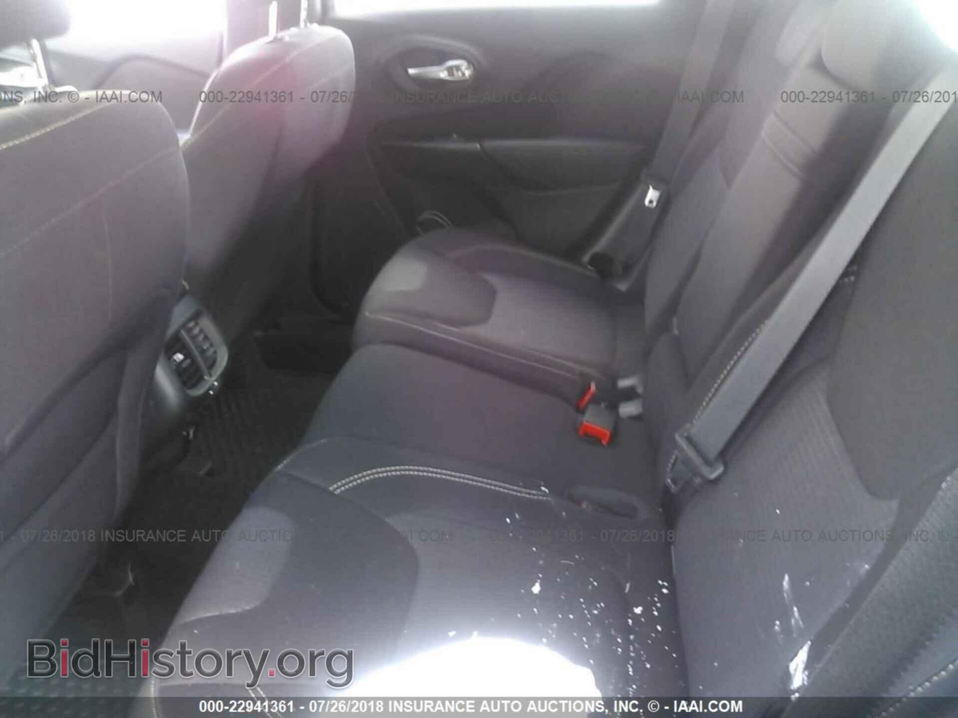 2015 Jeep Cherokee - VIN: 1C4PJMCS2FW559636 - Photo 8