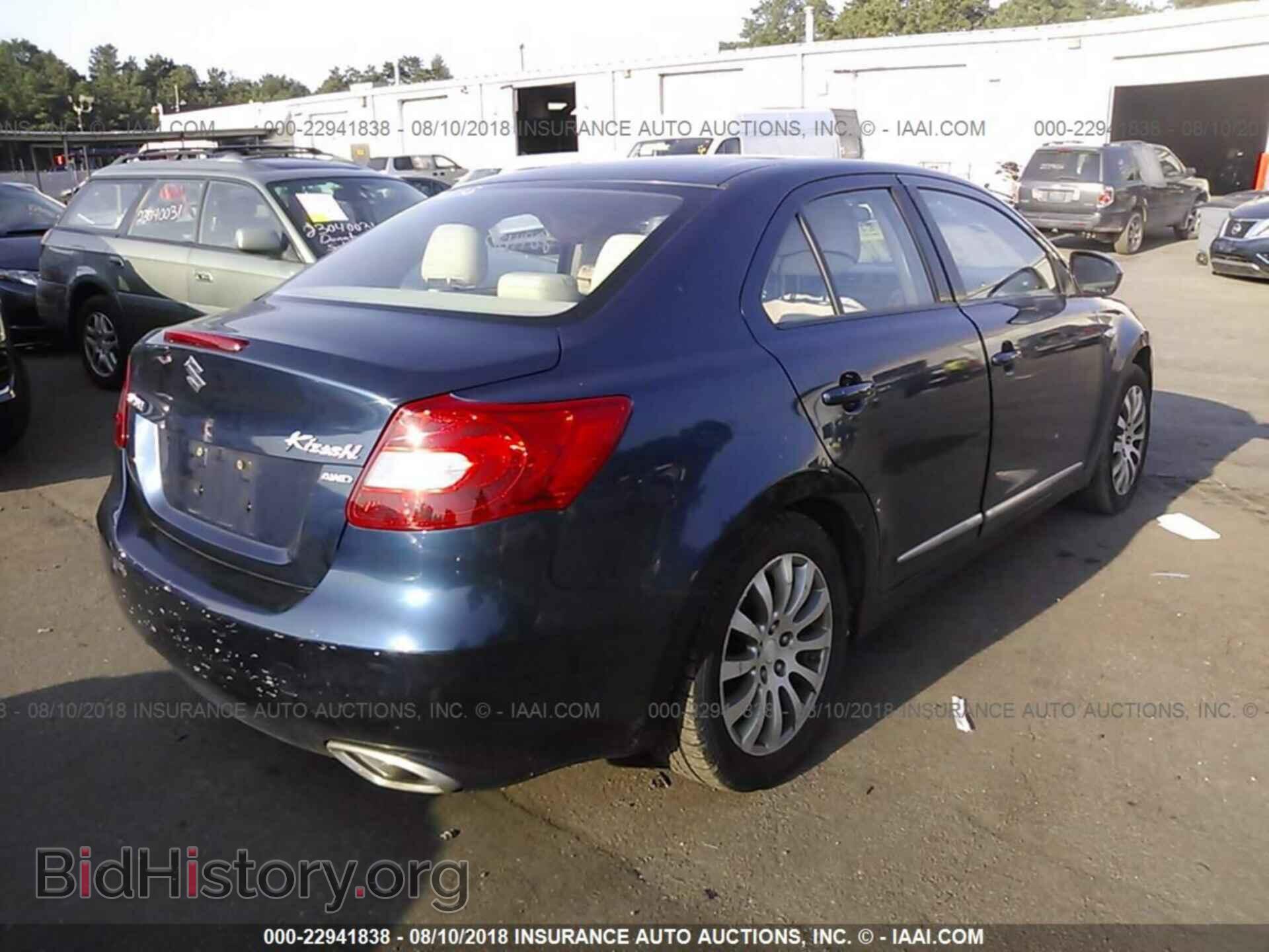 2013 Suzuki Kizashi - VIN: JS2RF9A30D6100045 - Photo 4