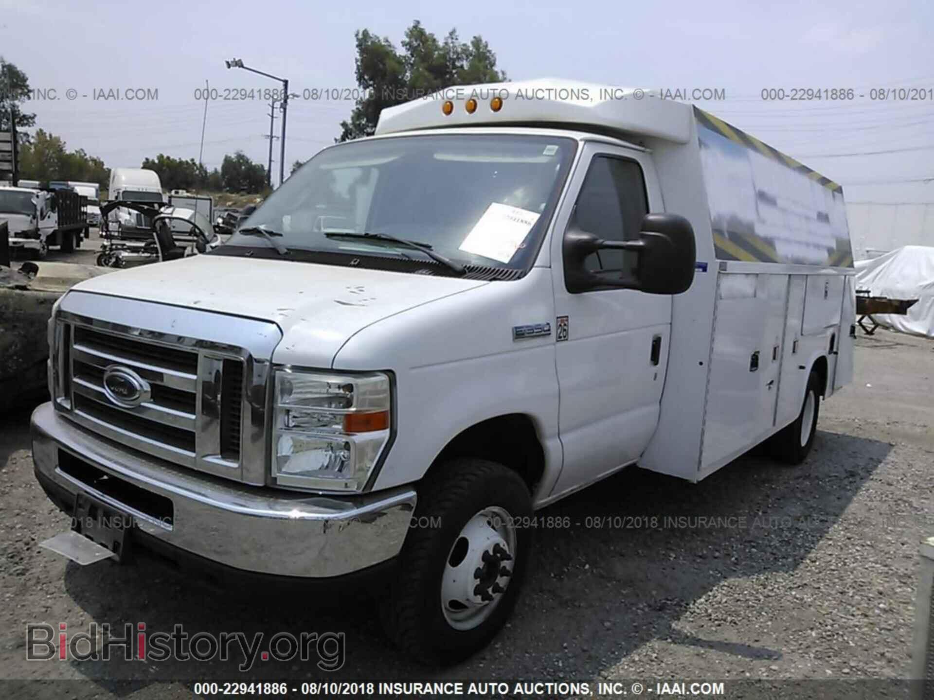 2012 Ford Econoline - VIN: 1FDWE3FS8CDA38493 - Фото 2