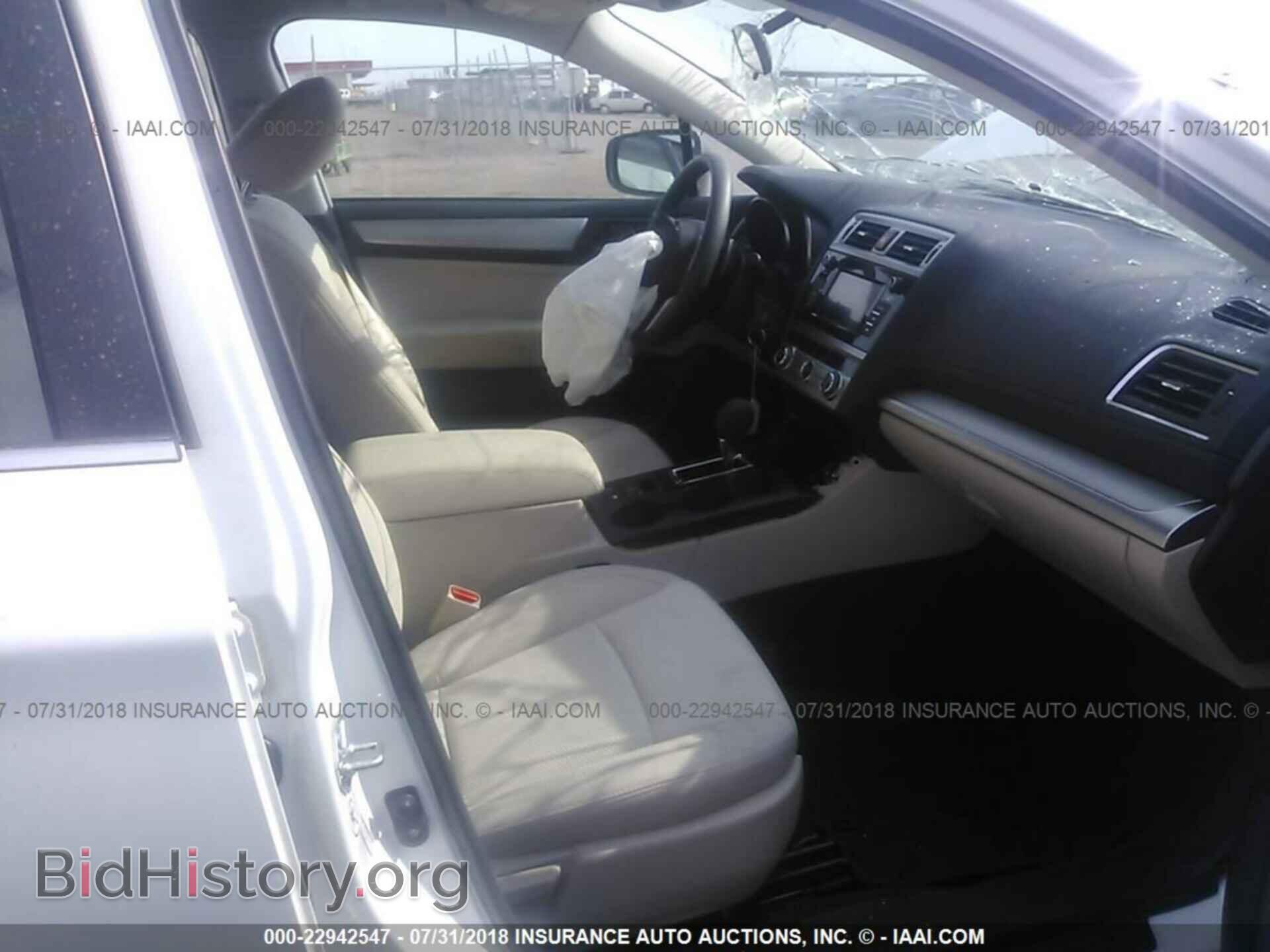 2018 Subaru Outback - VIN: 4S4BSAAC6J3374335 - Фото 5