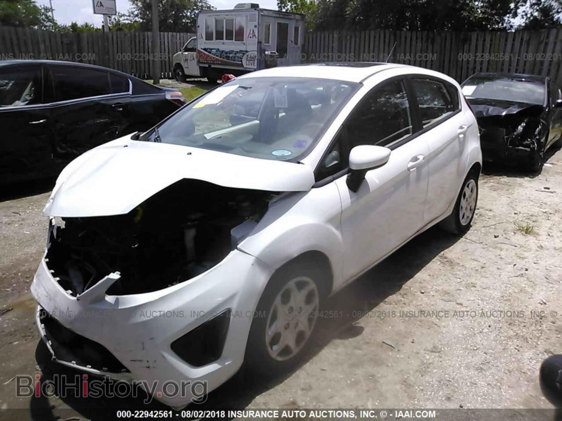 2011 Ford Fiesta - VIN: 3FADP4EJ5BM239863 - Фото 2