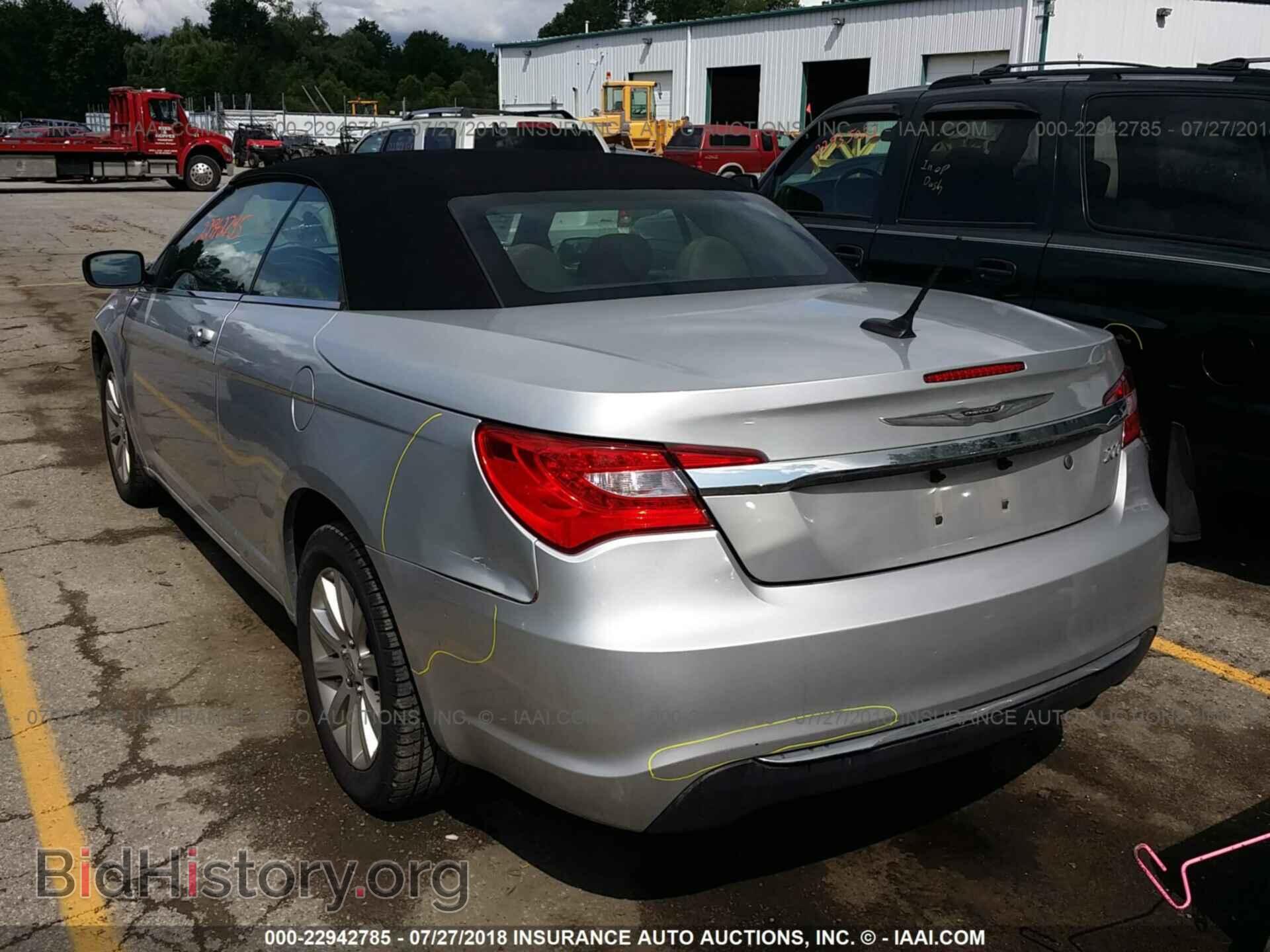 2011 Chrysler 200 - VIN: 1C3BC2EBXBN620306 - Фото 3