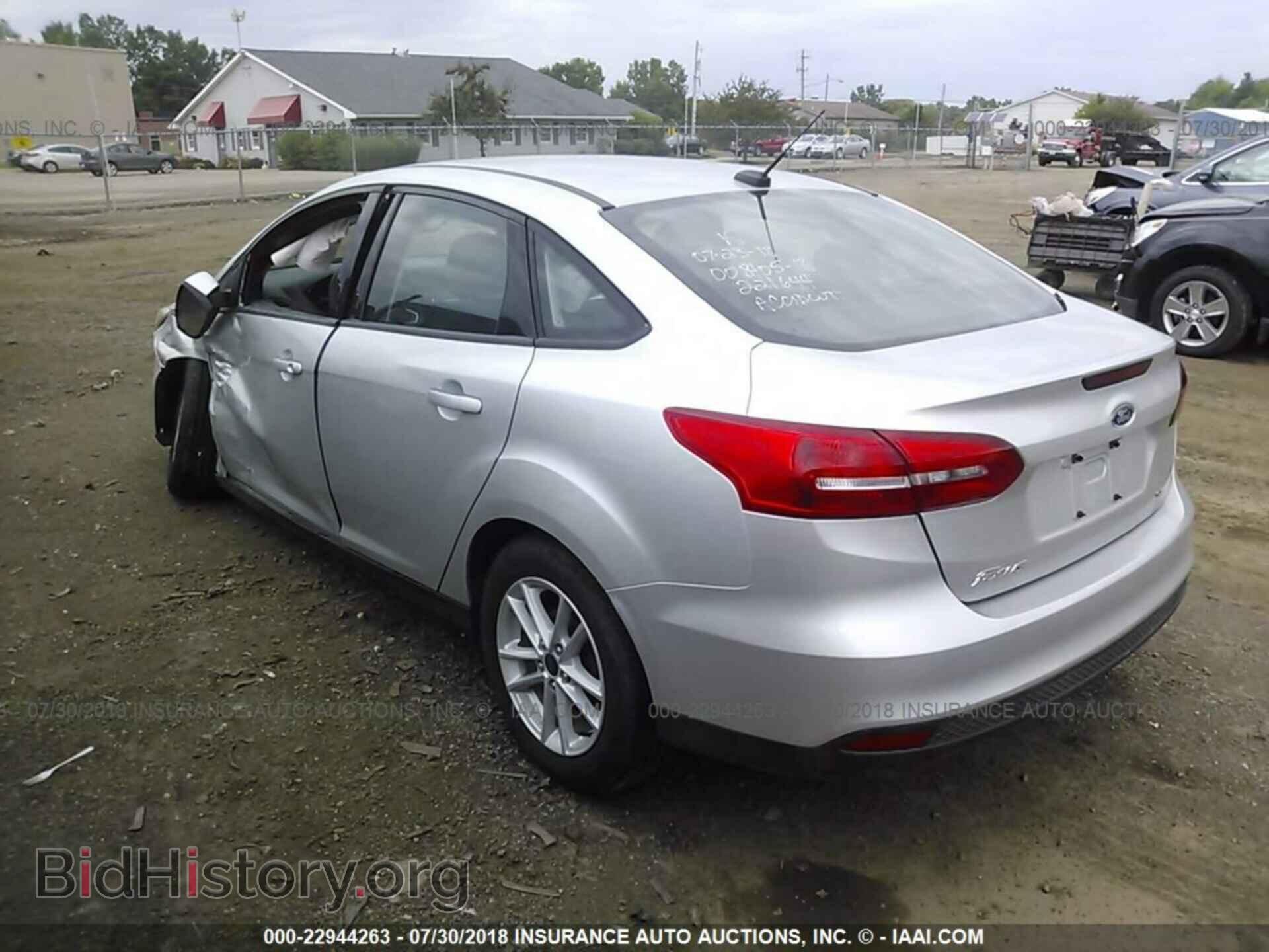 2018 Ford Focus - VIN: 1FADP3F20JL221644 - Фото 3