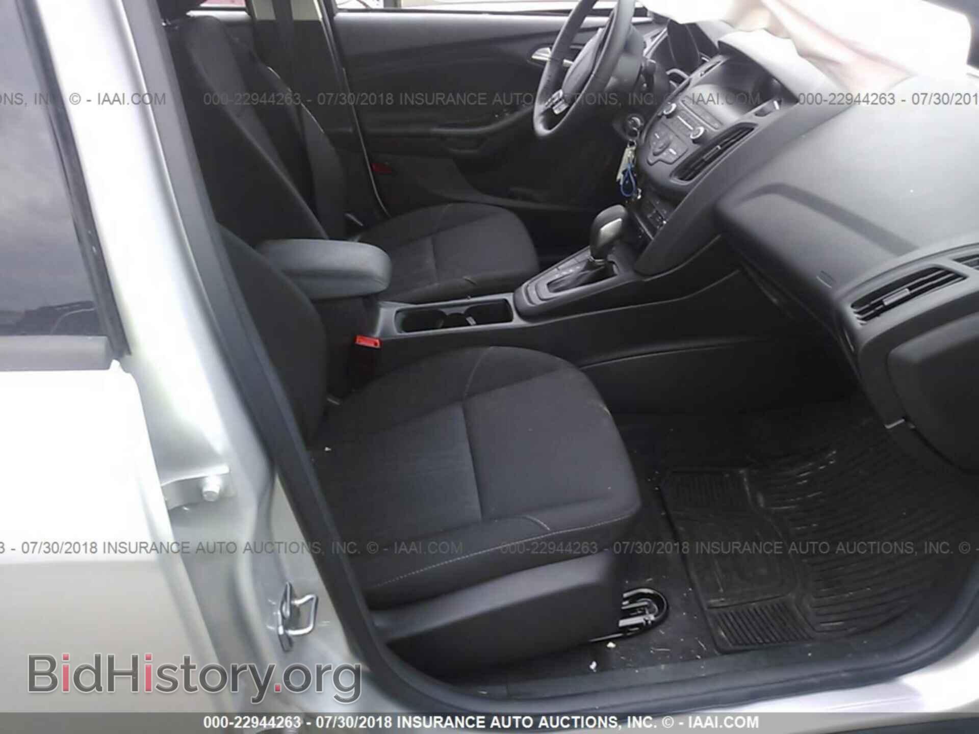 2018 Ford Focus - VIN: 1FADP3F20JL221644 - Фото 5