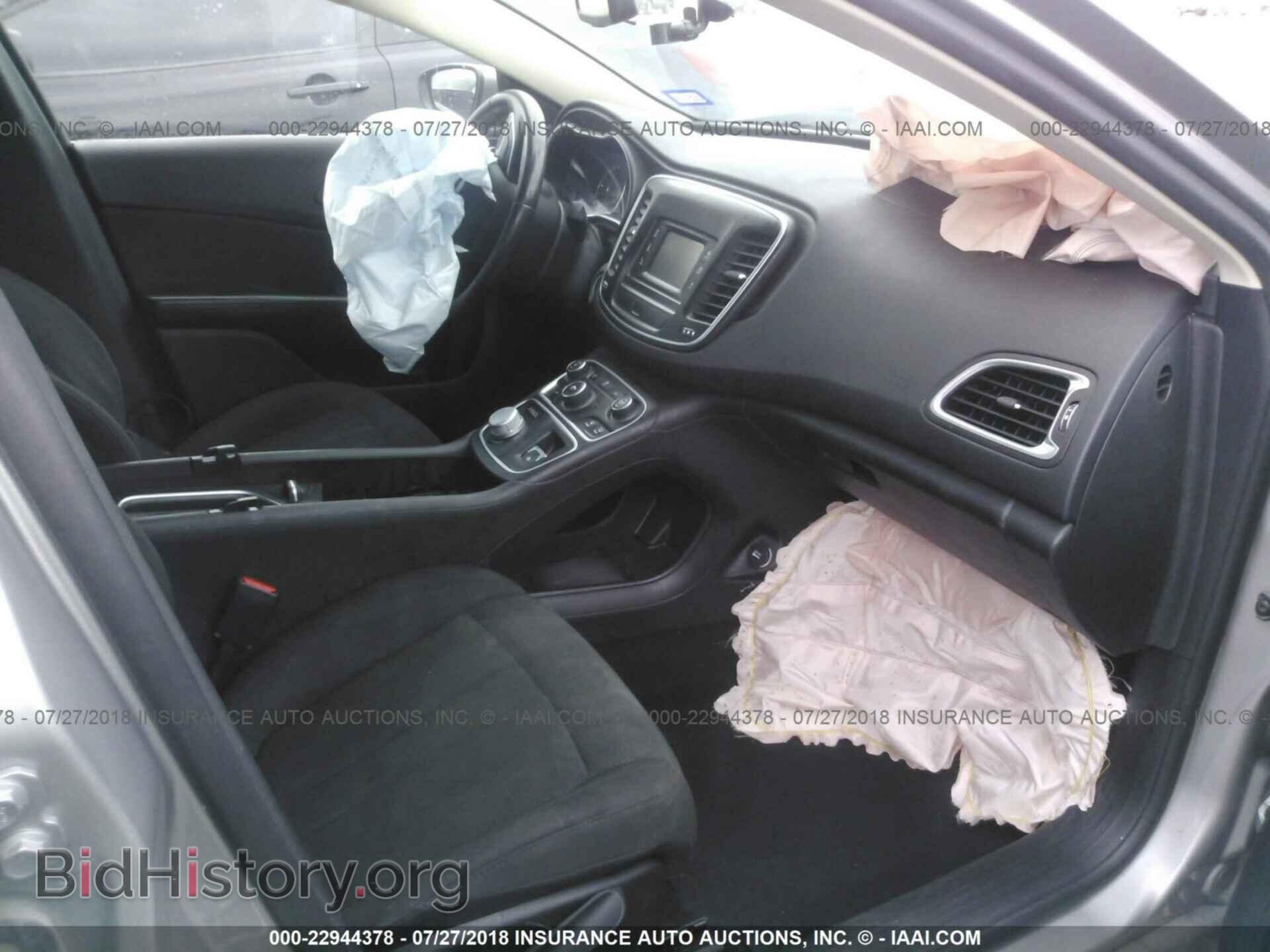 2015 Chrysler 200 - VIN: 1C3CCCABXFN687445 - Photo 5