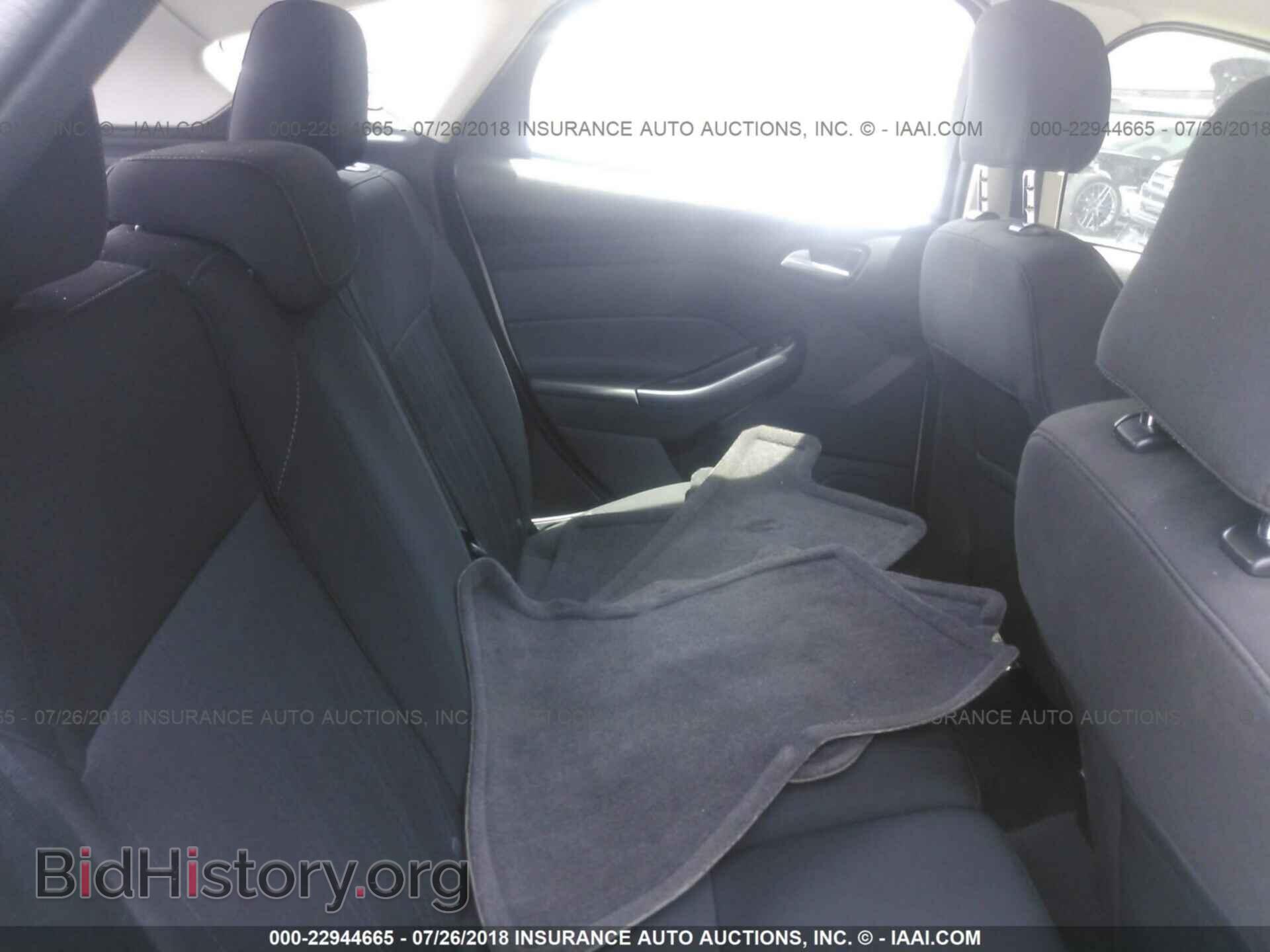 2016 Ford Focus - VIN: 1FADP3K24GL337833 - Photo 8