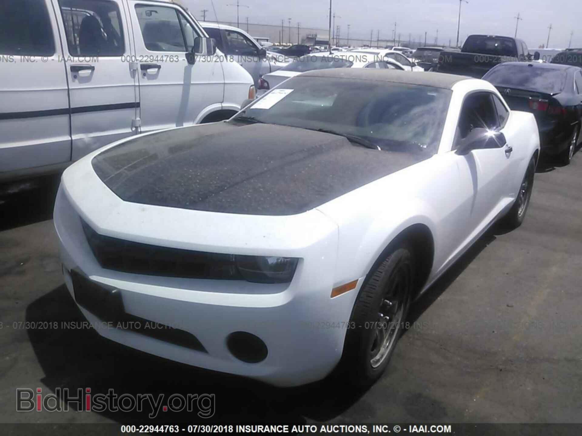 2011 Chevrolet Camaro - VIN: 2G1FE1ED2B9205155 - Фото 2