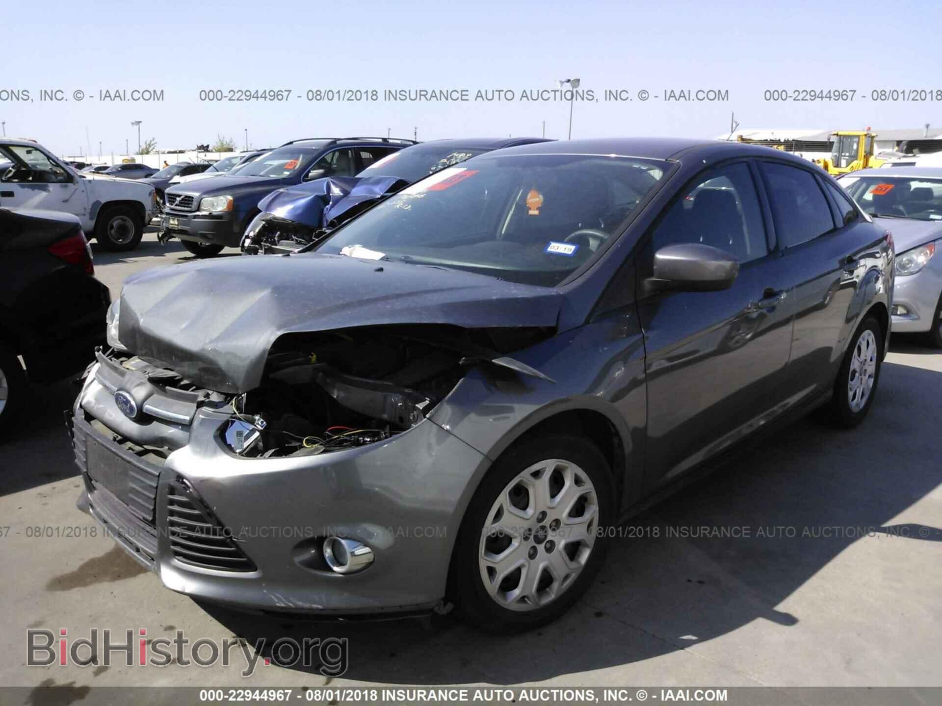 2012 Ford Focus - VIN: 1FAHP3F24CL217505 - Photo 2