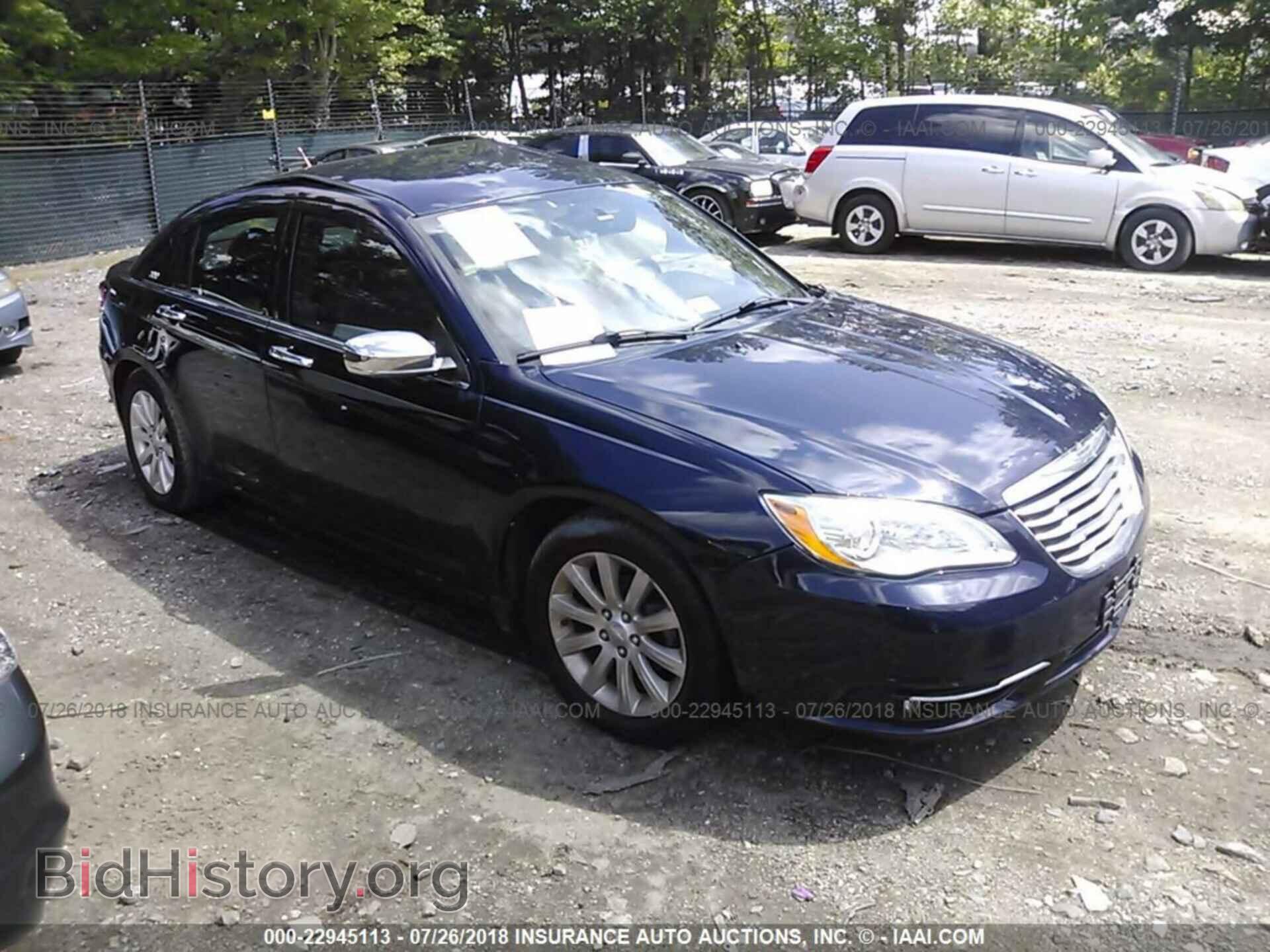 Photo 1C3CCBCG4DN747137 - Chrysler 200 2013