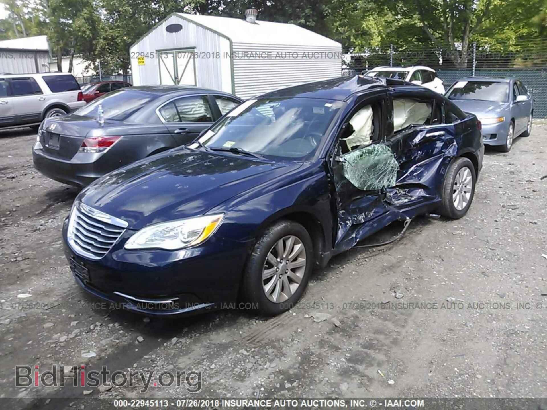 2013 Chrysler 200 - VIN: 1C3CCBCG4DN747137 - Photo 2