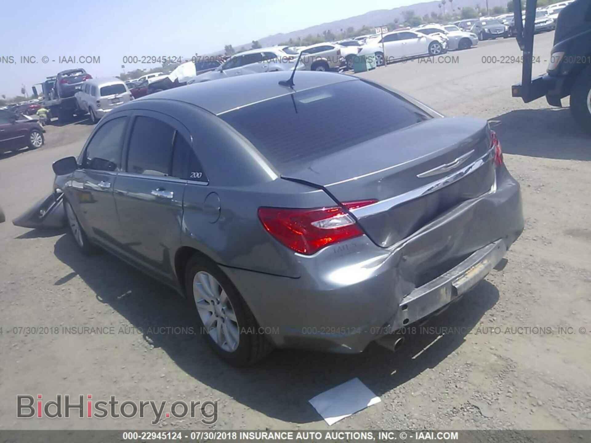 2013 Chrysler 200 - VIN: 1C3CCBCG2DN676424 - Photo 3
