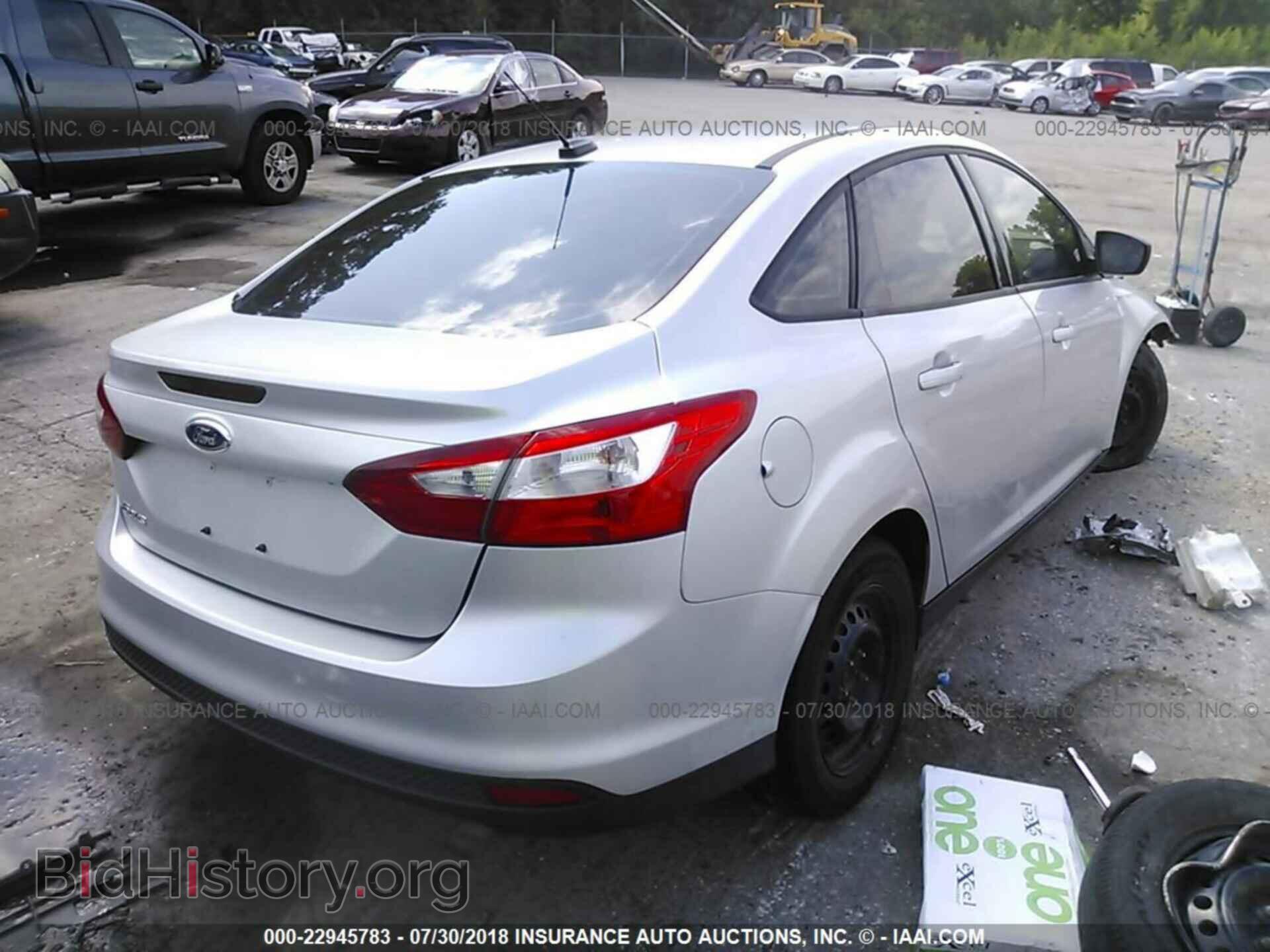 2012 Ford Focus - VIN: 1FAHP3E2XCL262448 - Photo 4