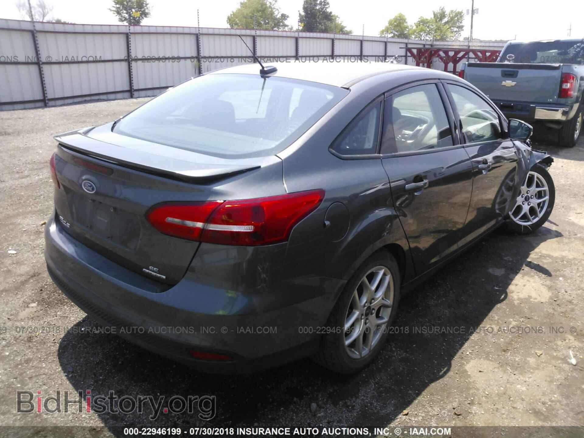 2015 Ford Focus - VIN: 1FADP3F23FL374655 - Photo 4