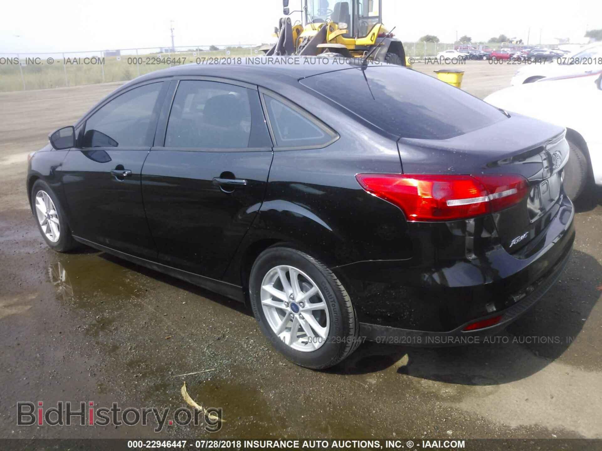 2015 Ford Focus - VIN: 1FADP3F28FL384940 - Photo 3