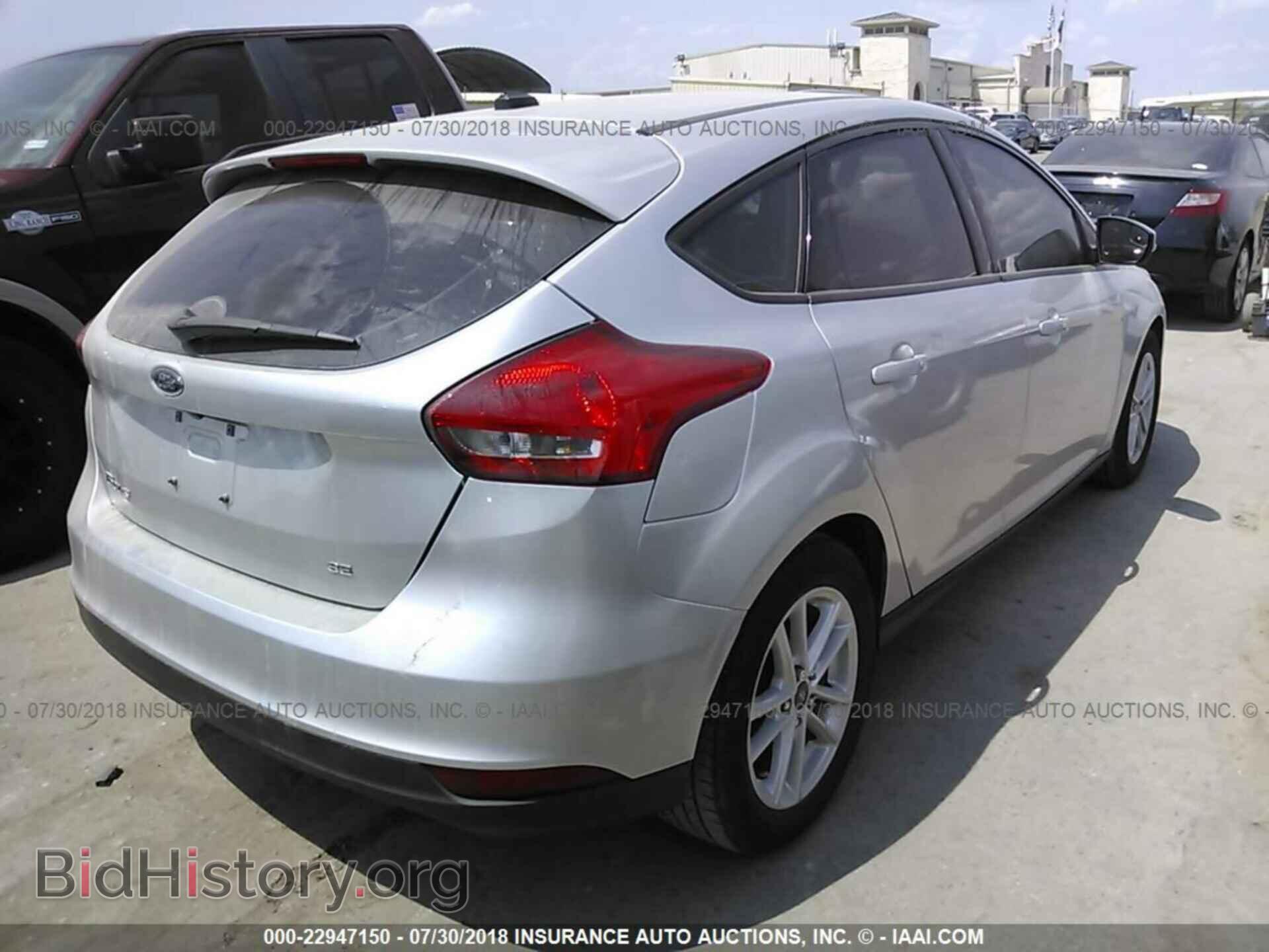 2017 Ford Focus - VIN: 1FADP3K27HL283722 - Photo 4