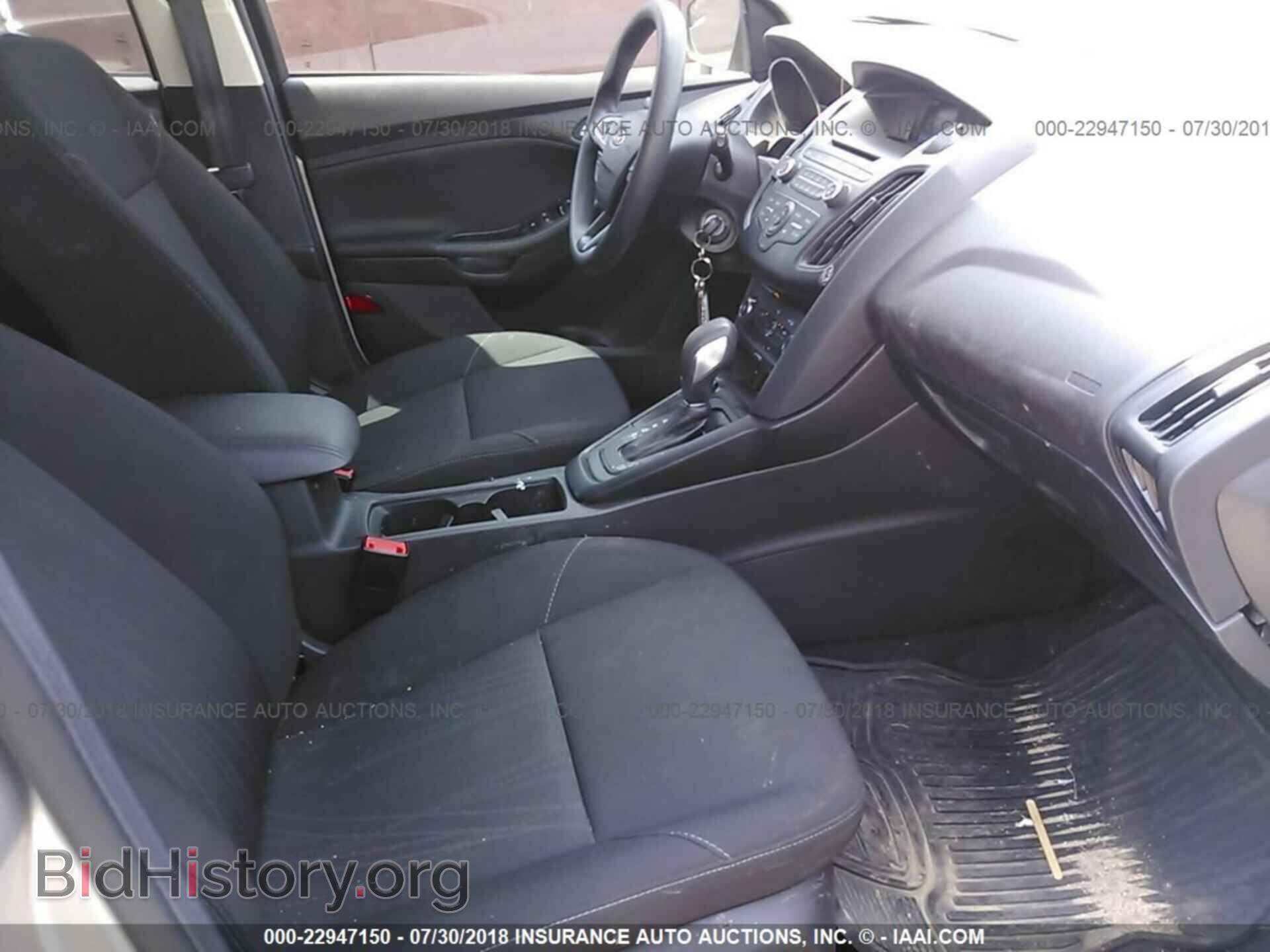 2017 Ford Focus - VIN: 1FADP3K27HL283722 - Photo 5