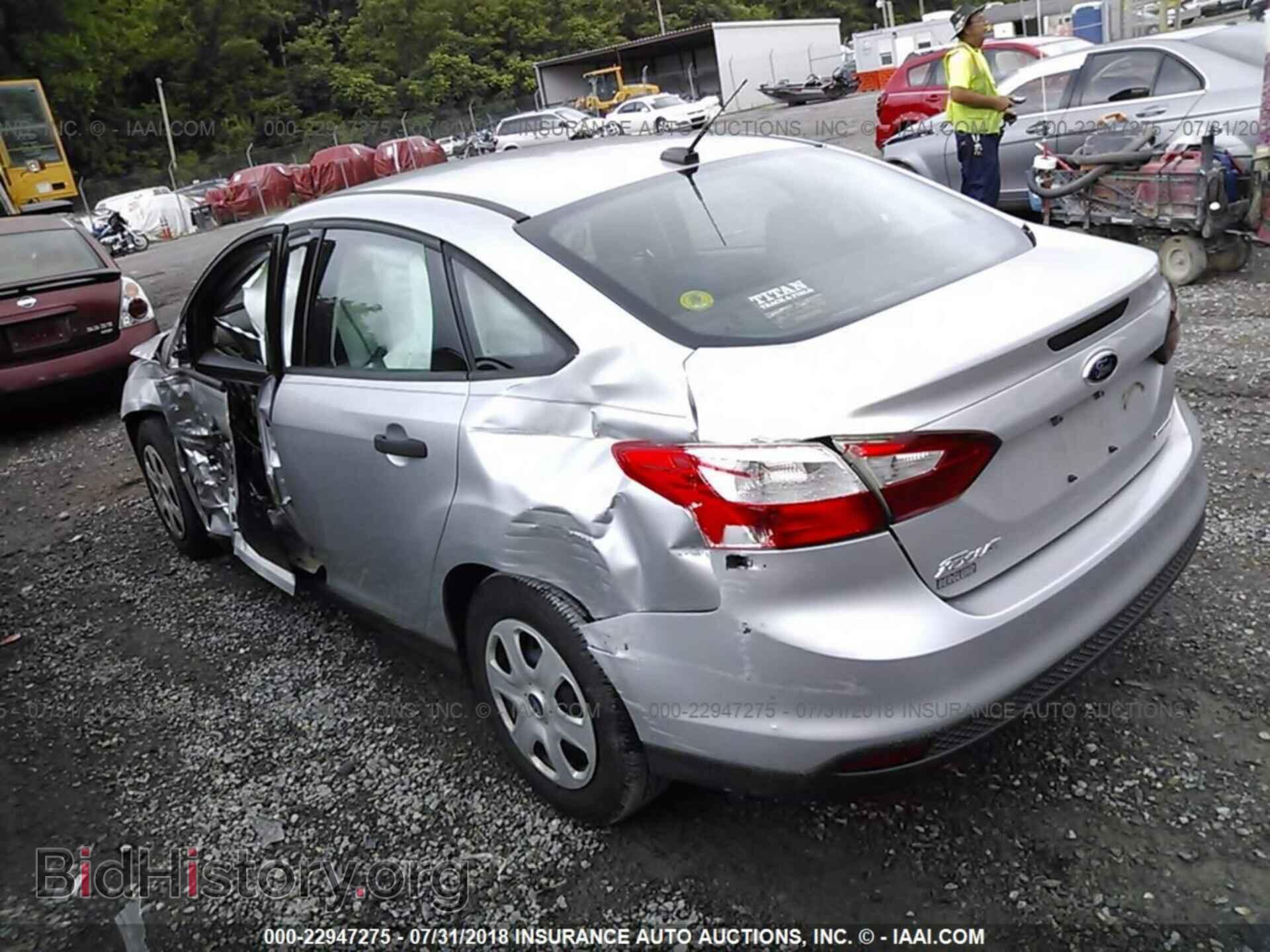 2012 Ford Focus - VIN: 1FAHP3E27CL473672 - Photo 3