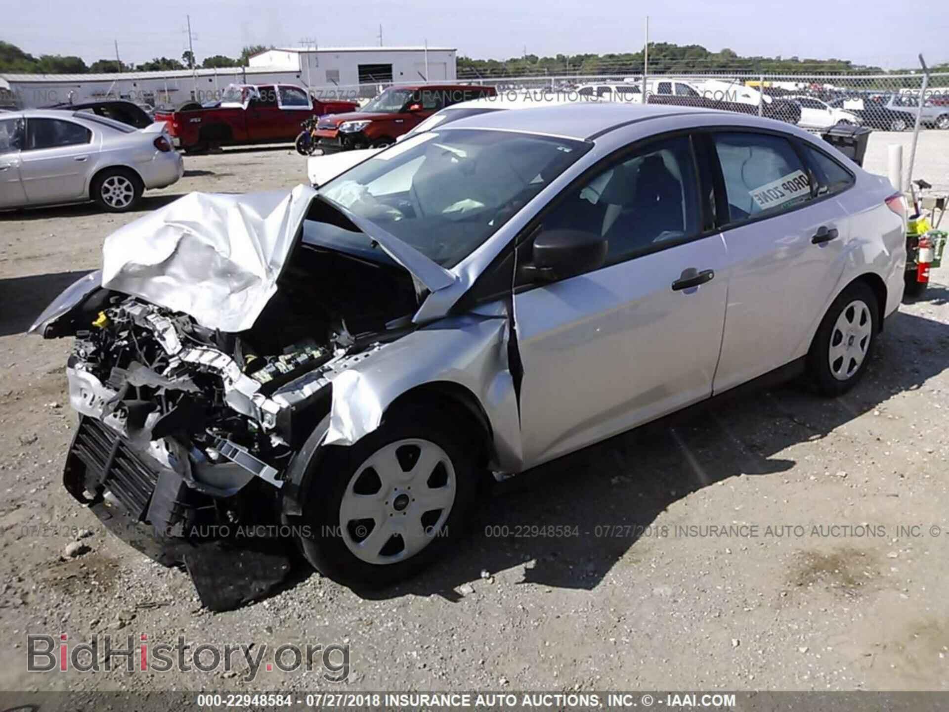 2014 Ford Focus - VIN: 1FADP3E29EL381643 - Photo 2
