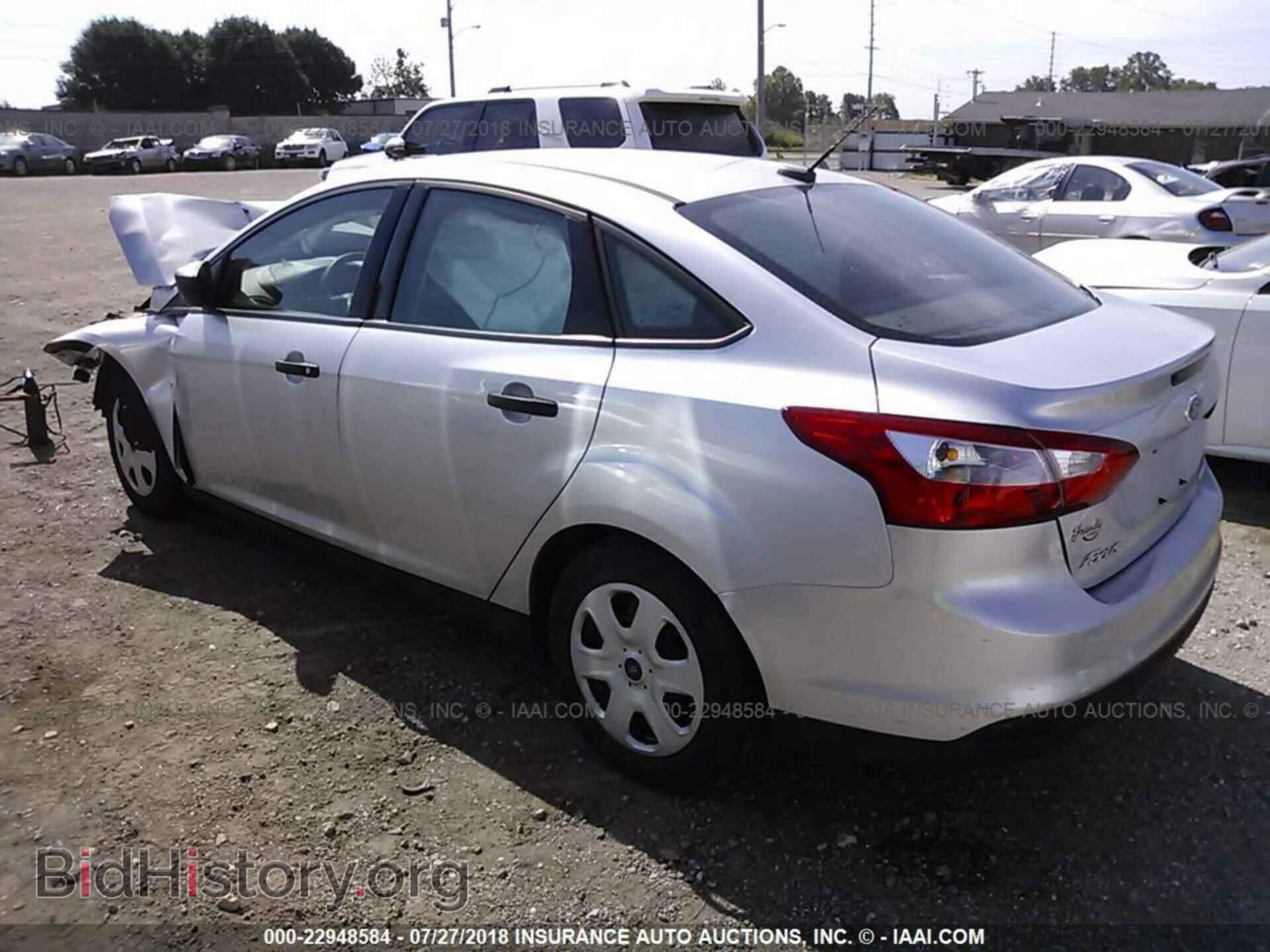 2014 Ford Focus - VIN: 1FADP3E29EL381643 - Photo 3
