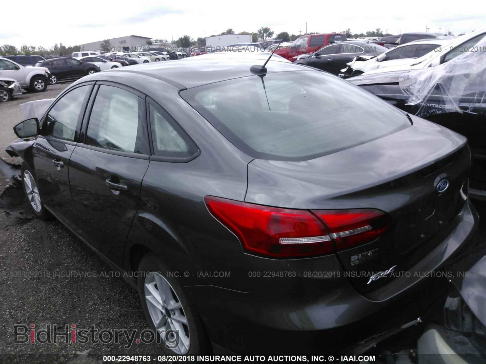 2017 Ford Focus - VIN: 1FADP3F23HL342128 - Photo 3