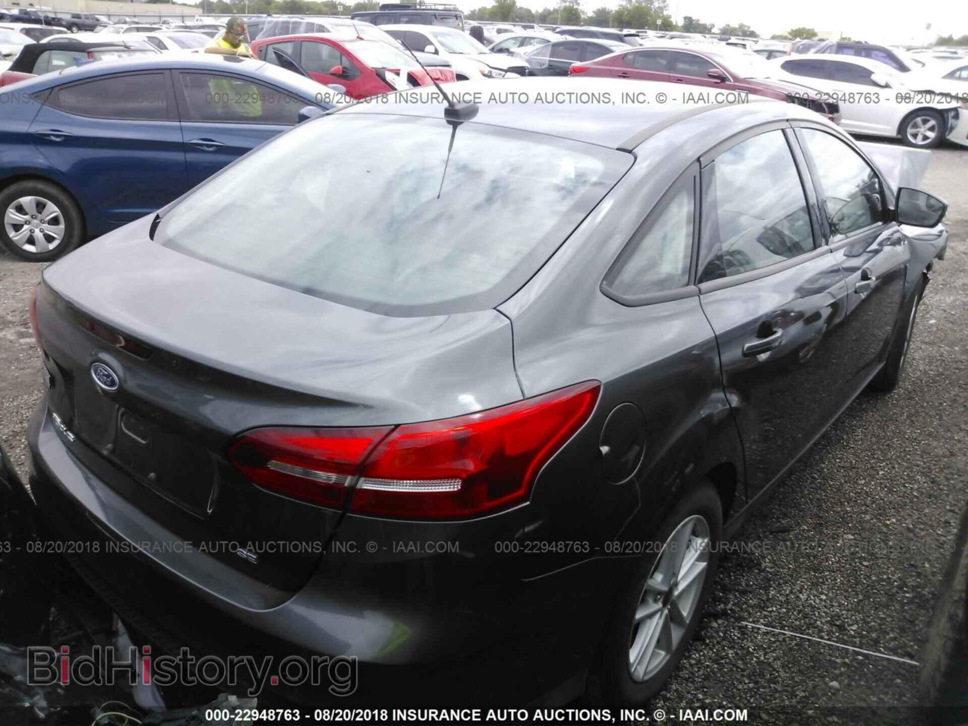 2017 Ford Focus - VIN: 1FADP3F23HL342128 - Photo 4