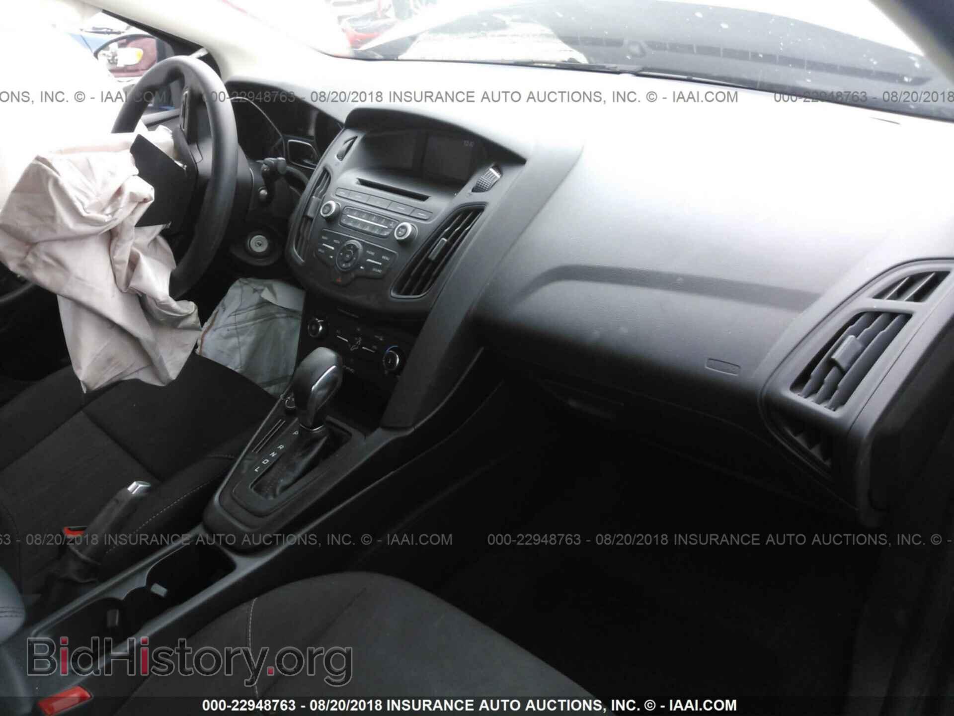 2017 Ford Focus - VIN: 1FADP3F23HL342128 - Photo 5