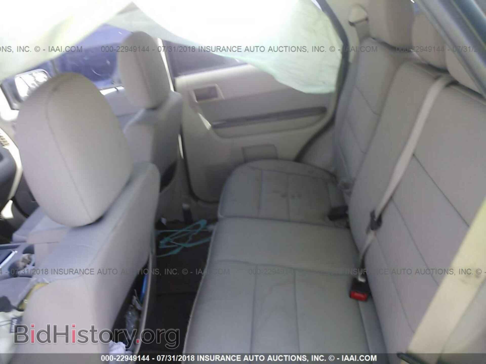 2011 Ford Escape - VIN: 1FMCU9DG1BKB43409 - Фото 8