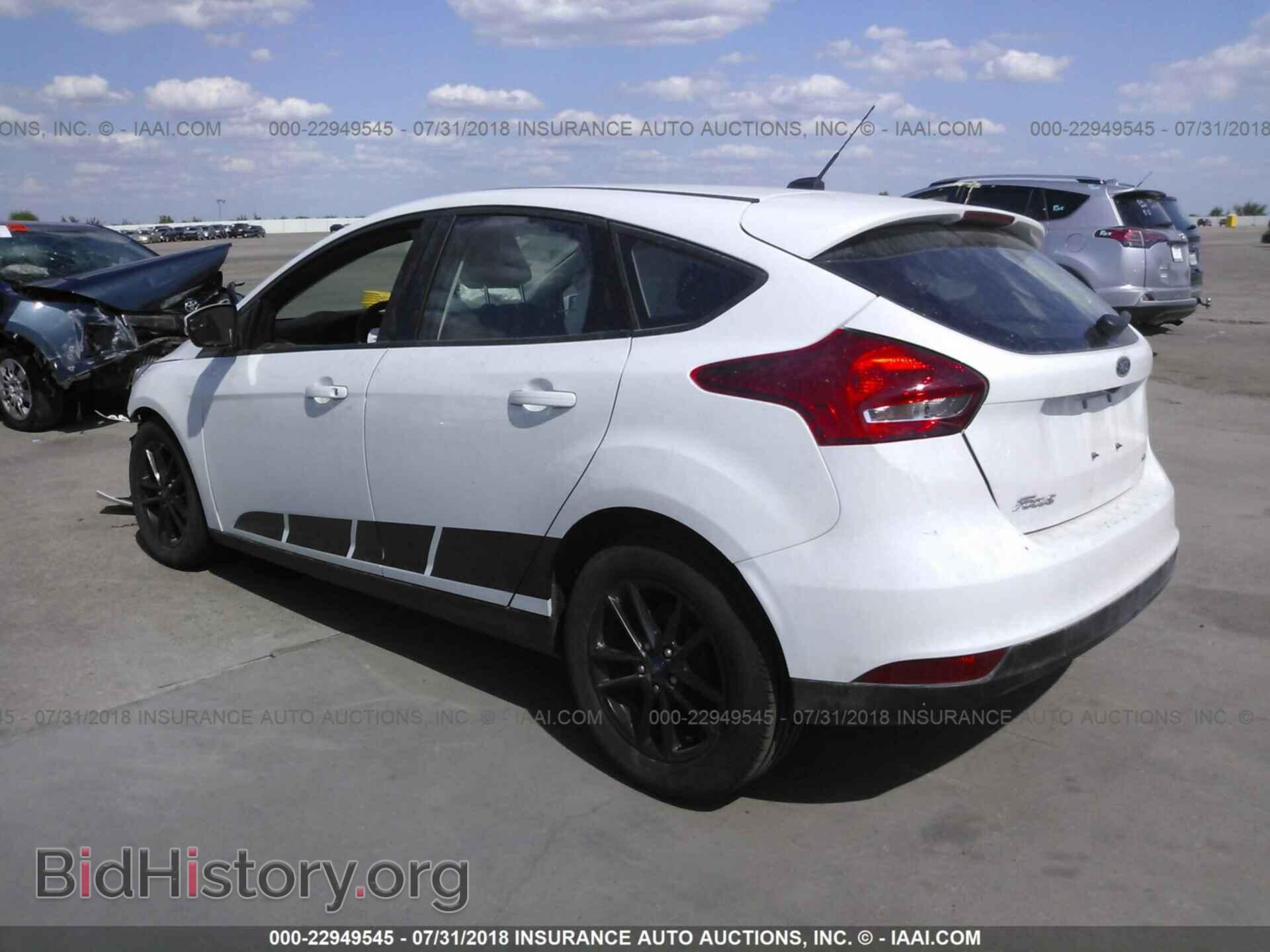 2017 Ford Focus - VIN: 1FADP3K27HL330246 - Photo 3