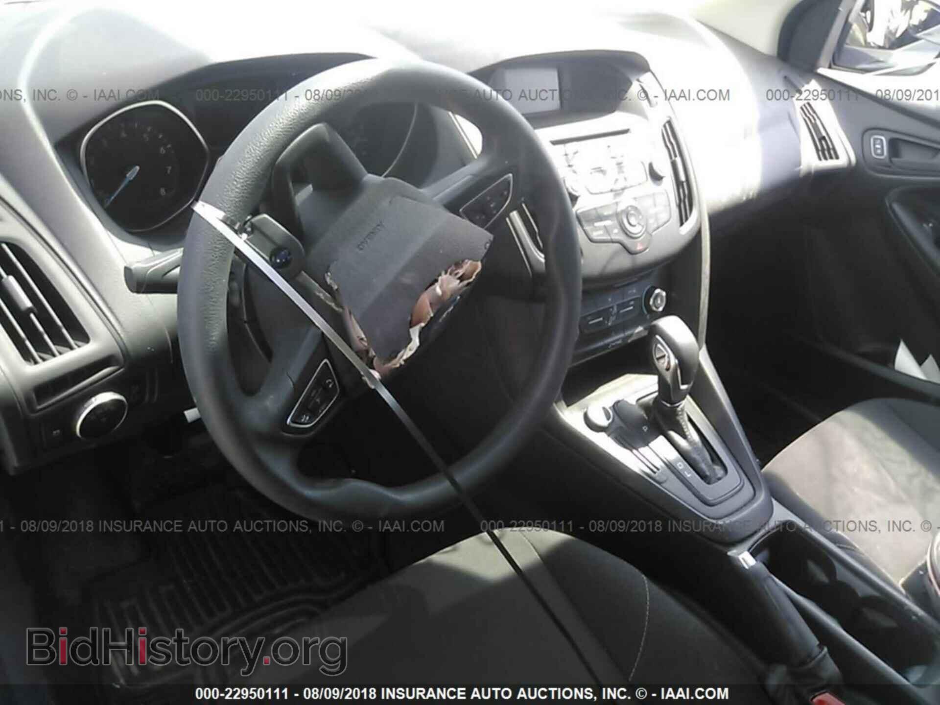 2016 Ford Focus - VIN: 1FADP3E2XGL345673 - Photo 5