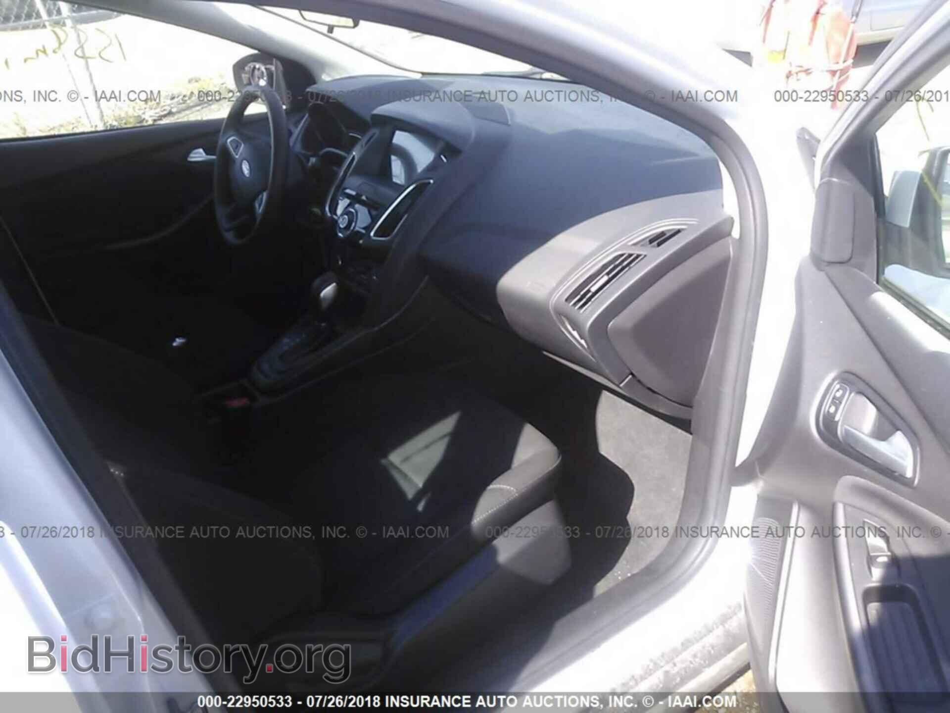 2018 Ford Focus - VIN: 1FADP3M24JL296009 - Фото 5