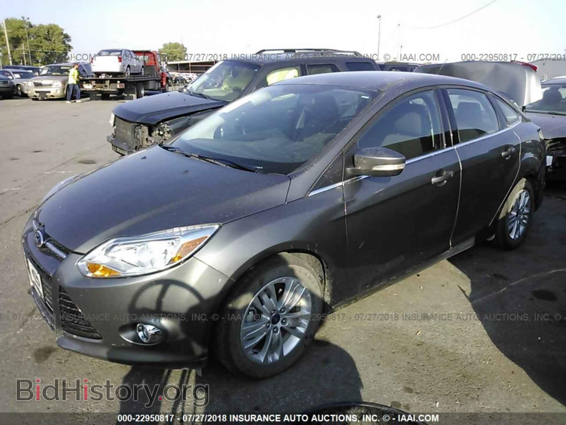 2012 Ford Focus - VIN: 1FAHP3H21CL394459 - Фото 2