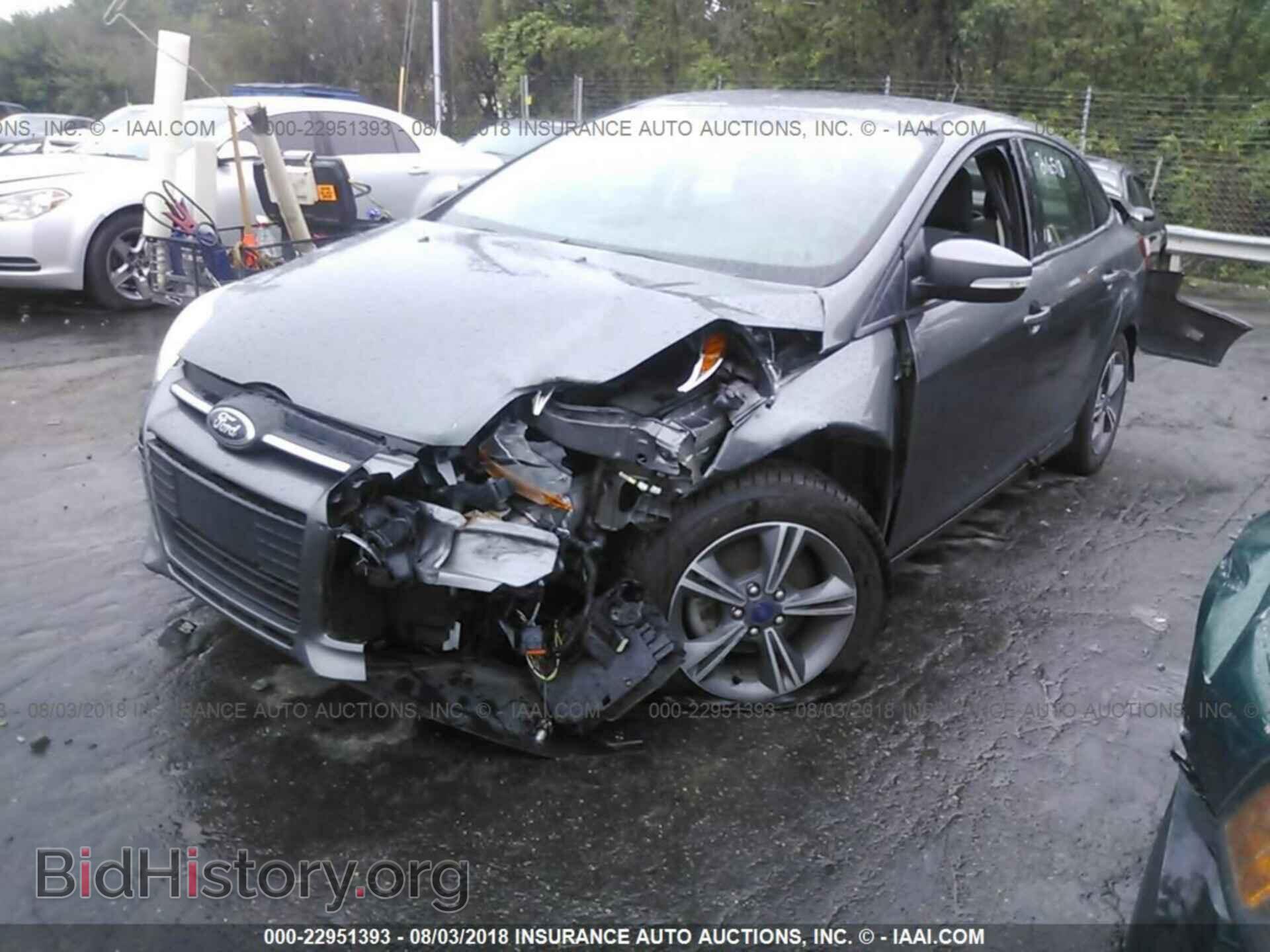 2014 Ford Focus - VIN: 1FADP3F22EL152901 - Фото 2