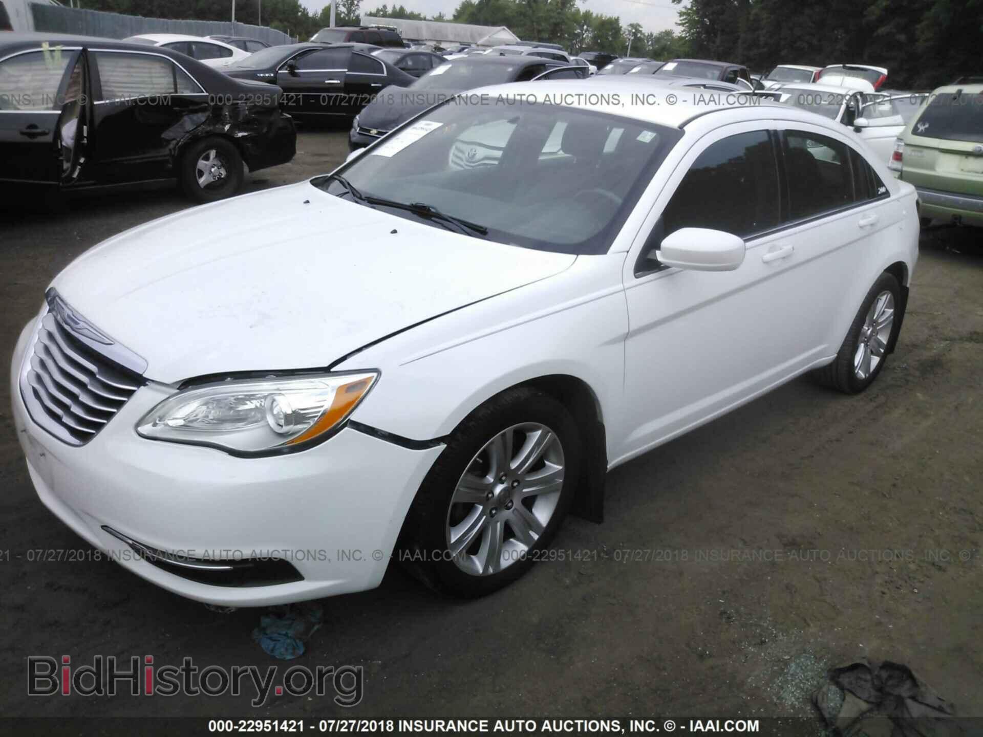 2013 Chrysler 200 - VIN: 1C3CCBBB9DN764151 - Photo 2